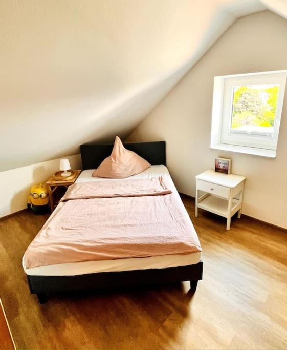 Wunderbare Ferienwohnung OG mit Nähe zum Badesee 1