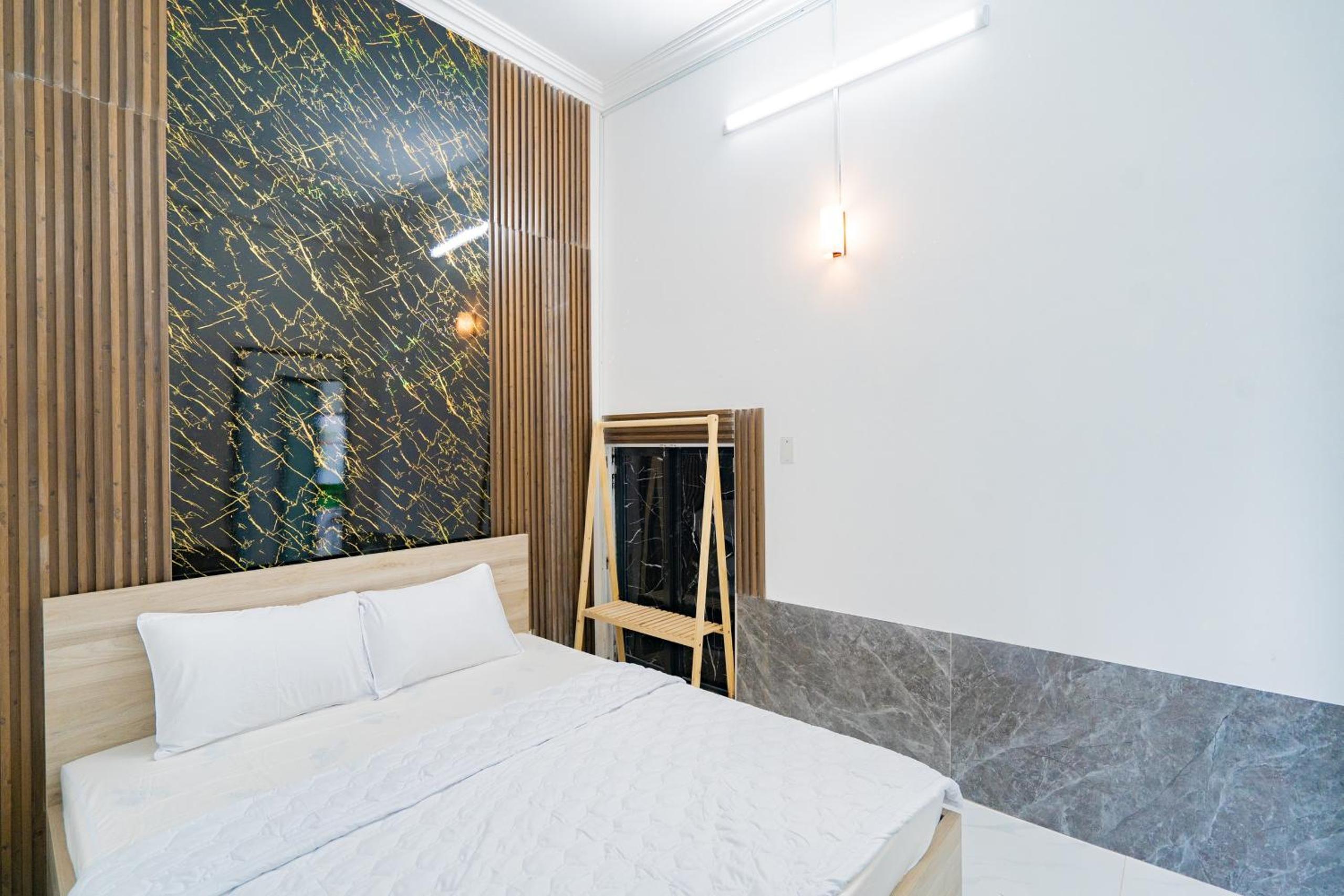 Villa 82 Hoàng Hoa Thám view 4