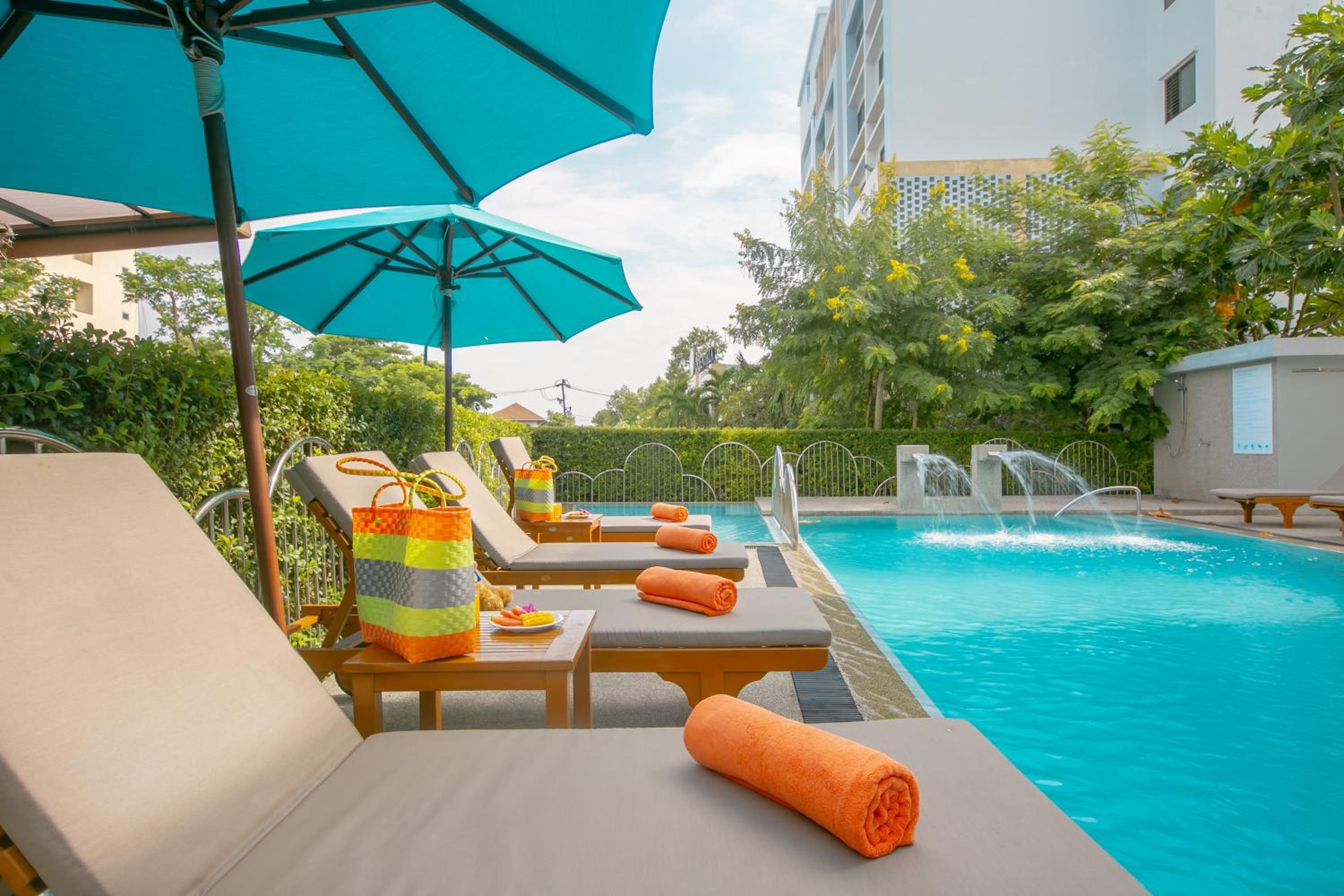 Recenta Phuket Suanluang by Deevana