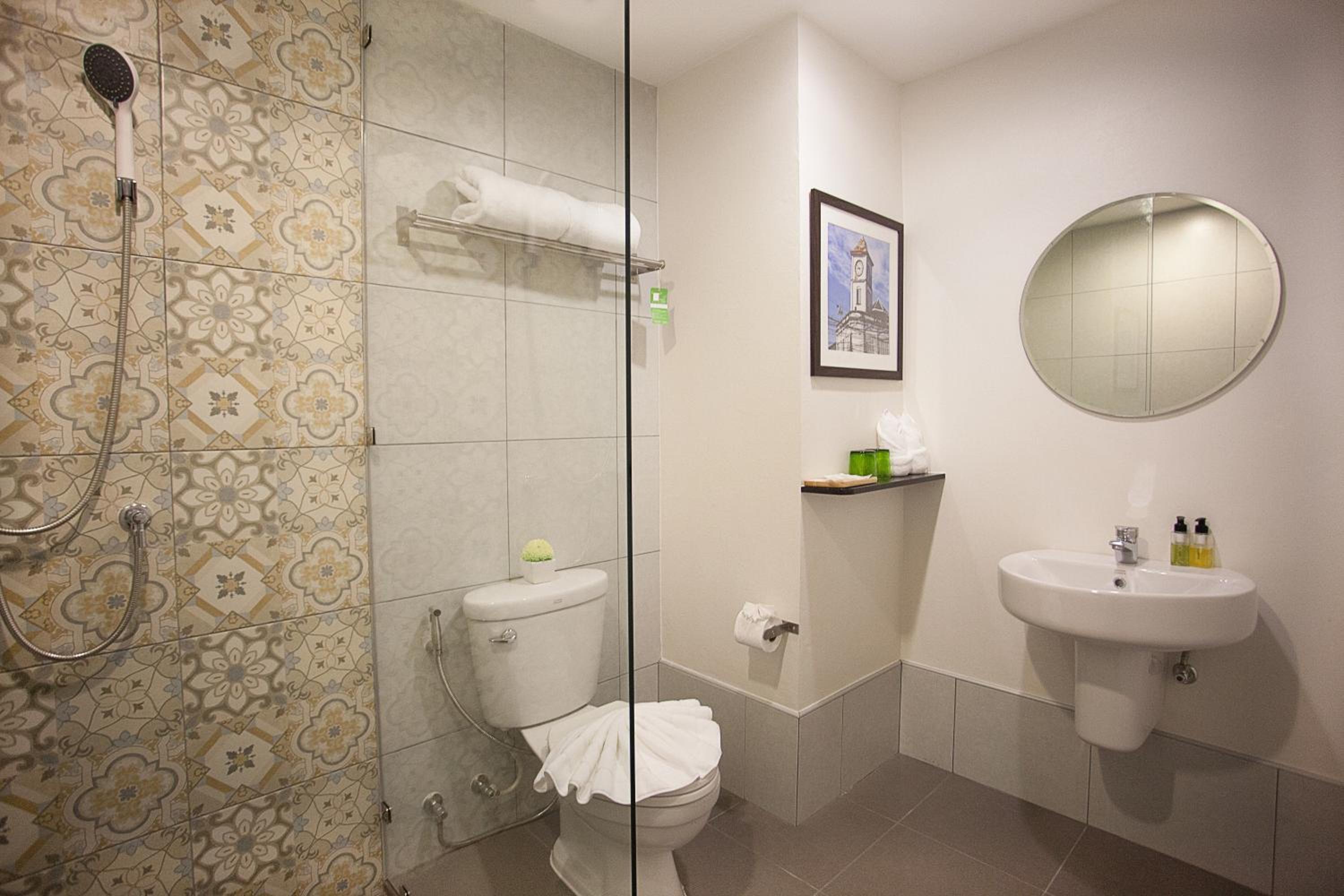 Recenta Phuket Suanluang by Deevana