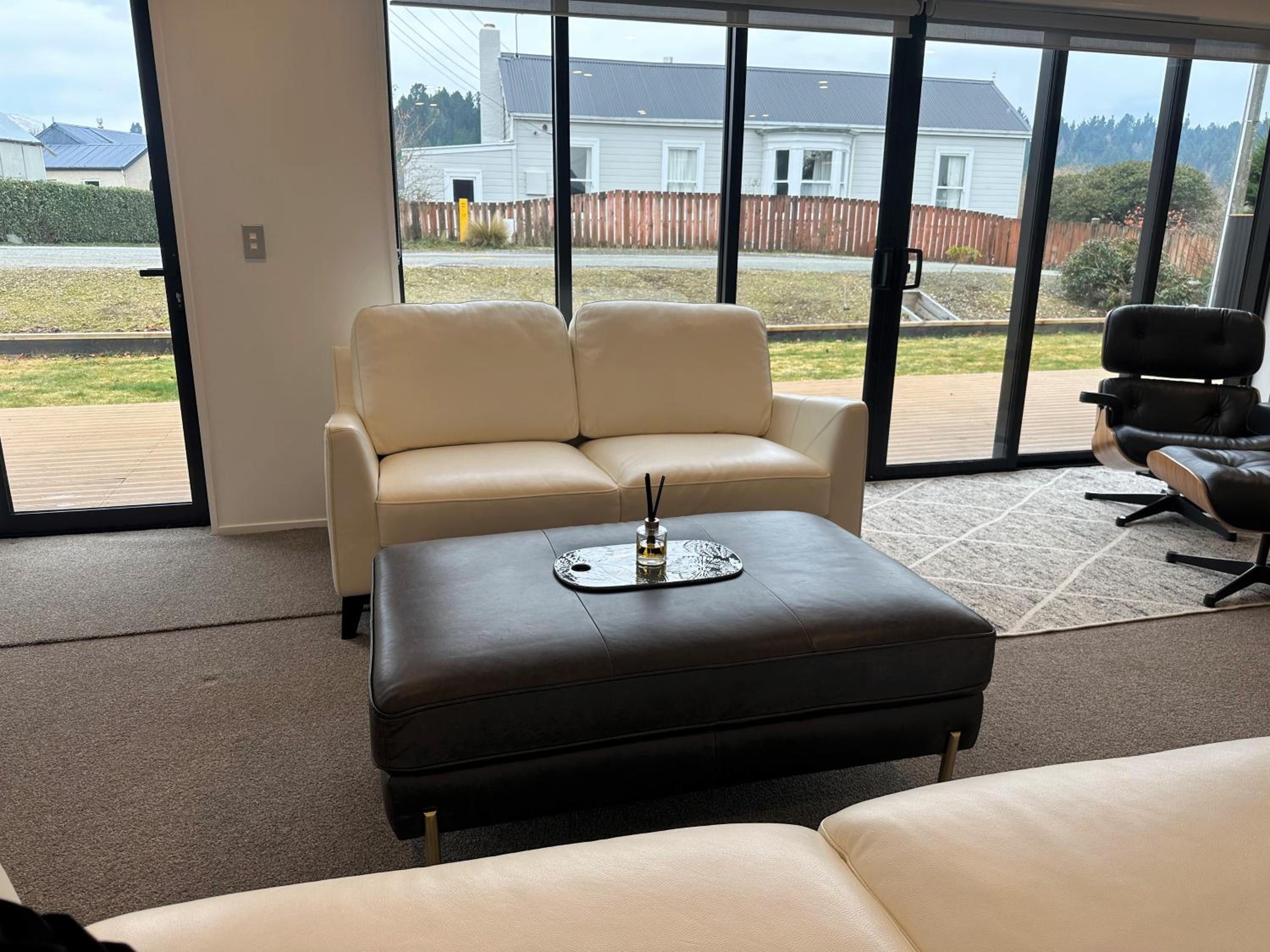 Naseby Modern Home view 4