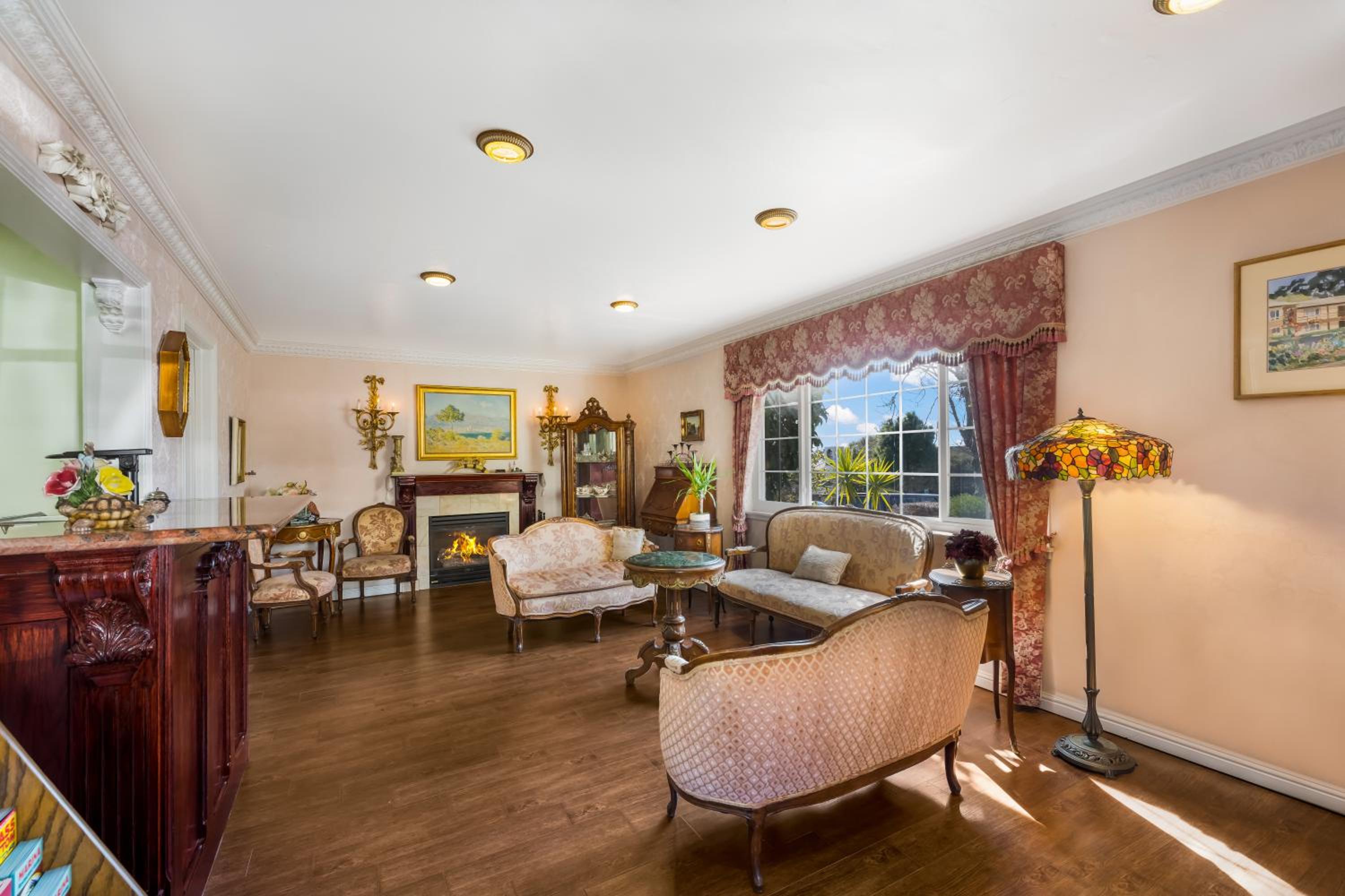 Monterey Vacations - Carmel Inn  Suites - Property Image 4