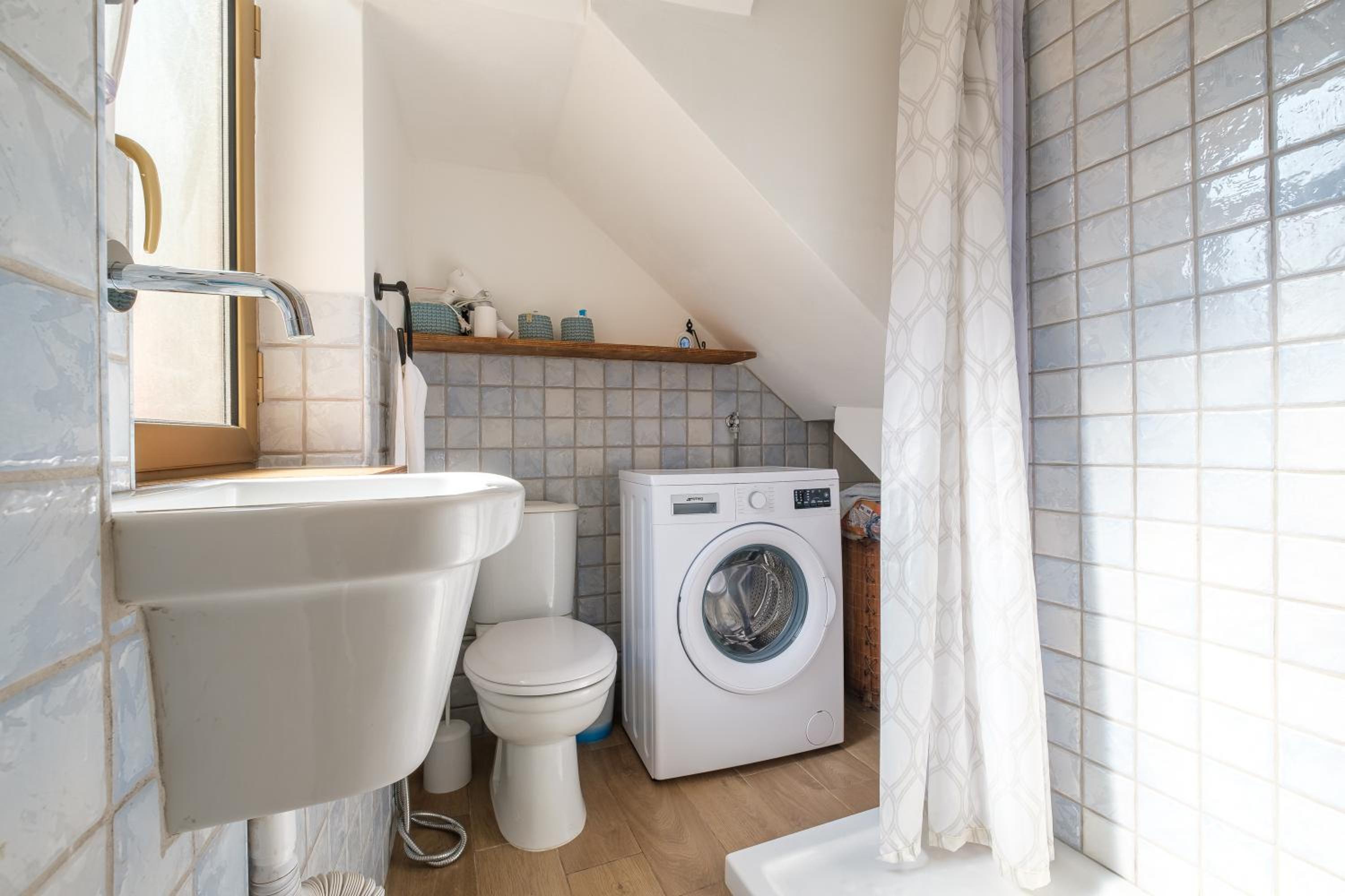 Mira casa en Spadafora — bathroom