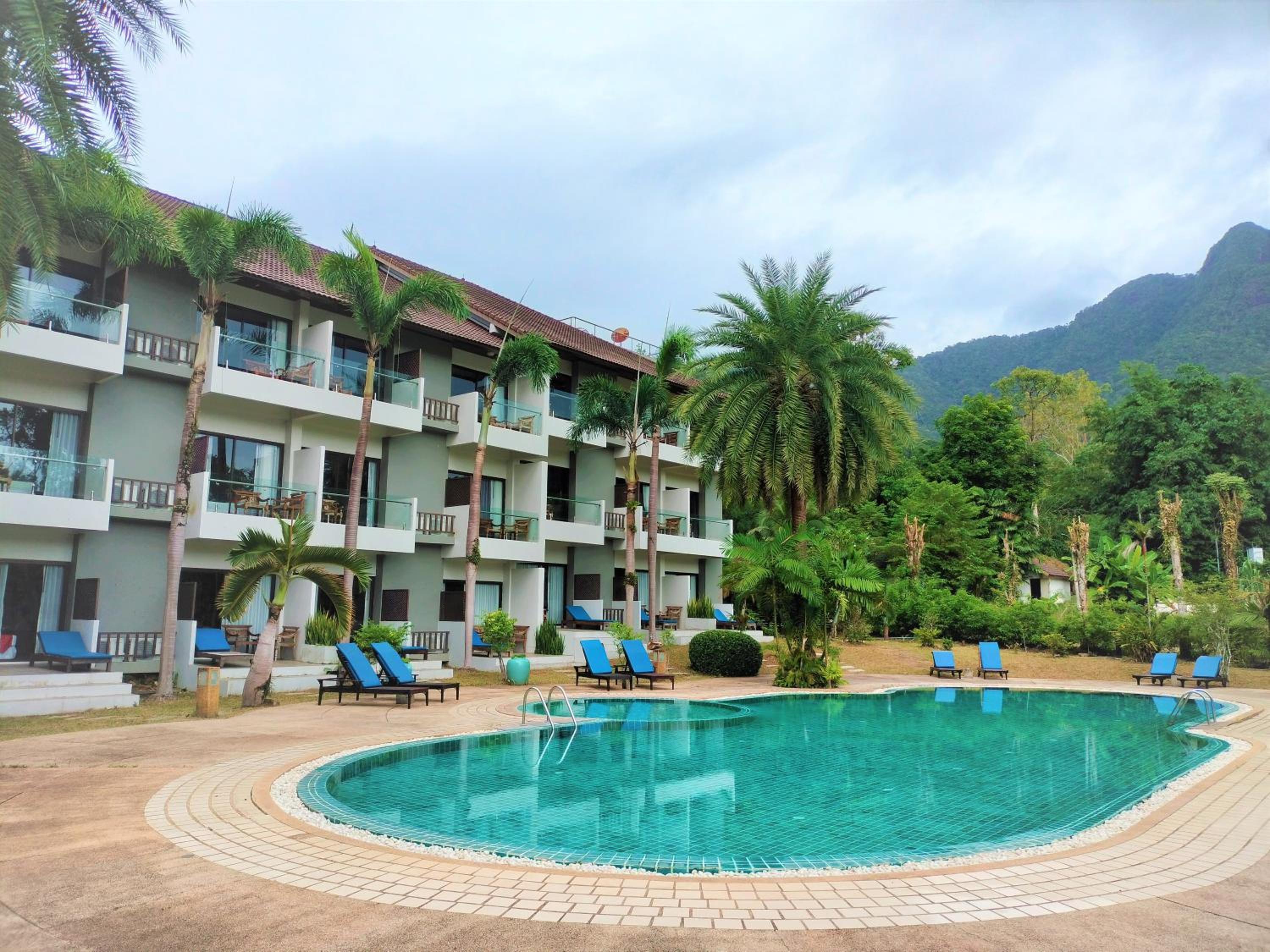 Chang Buri Resort & Koh Chang Hillside