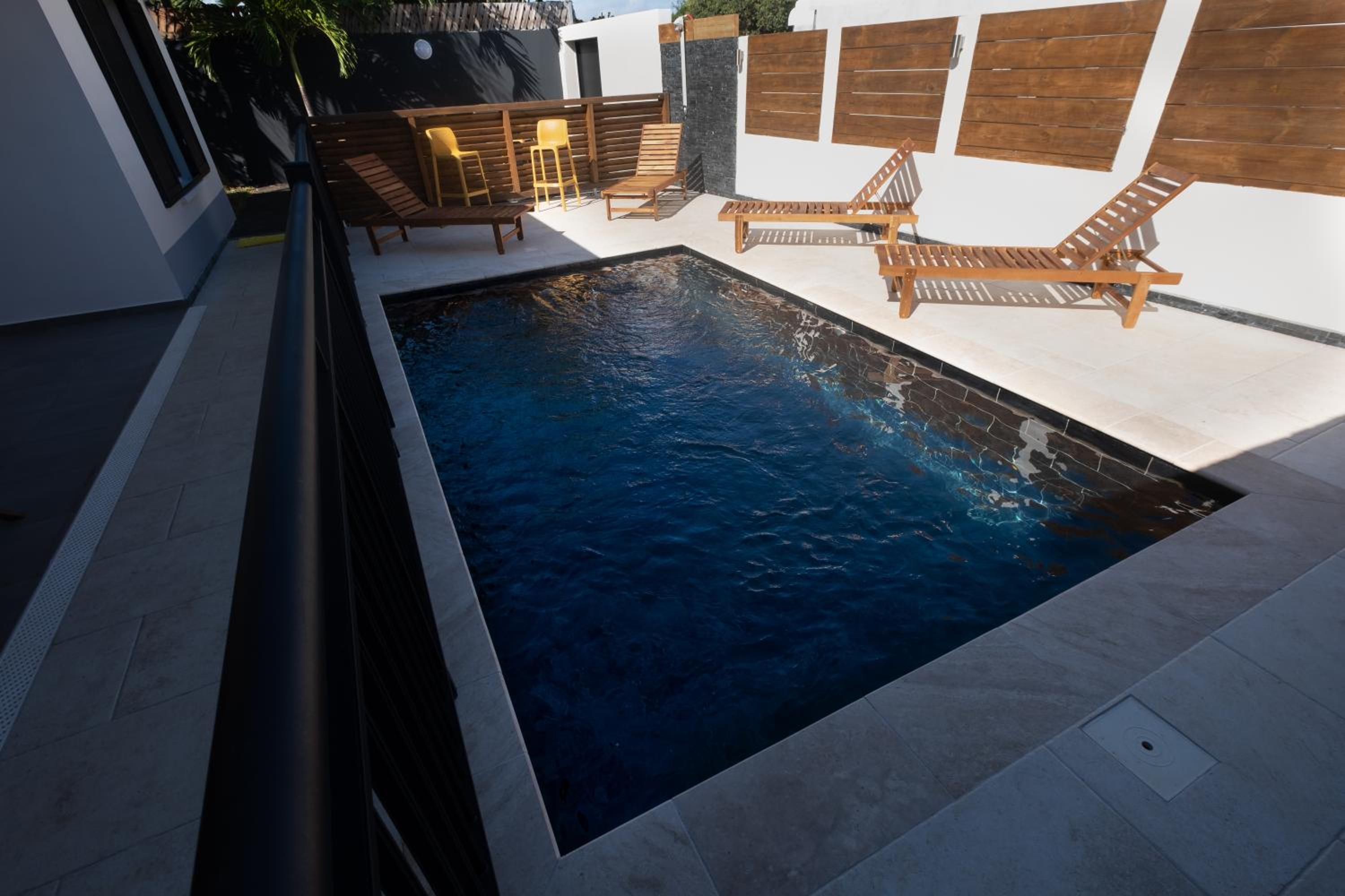 Villa Cap Noir piscine chauffée avril à octobre view 5