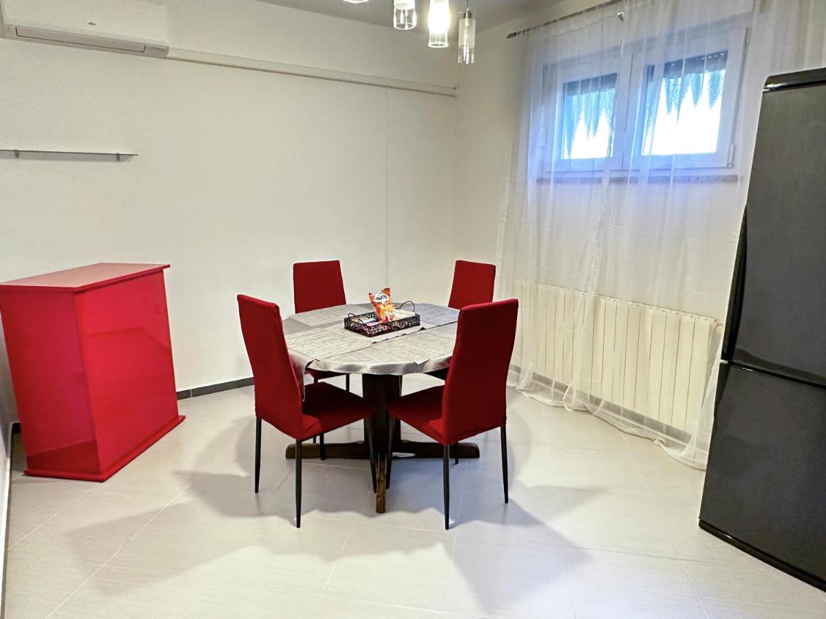 Apartman Grey view 2