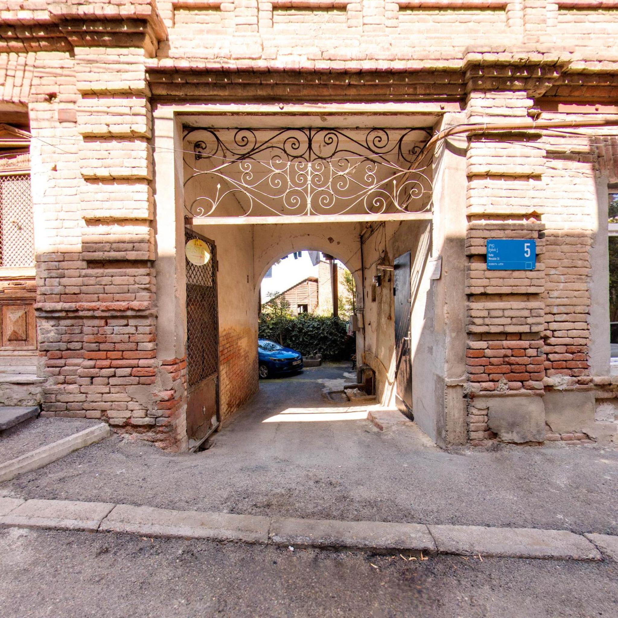 Photo 8