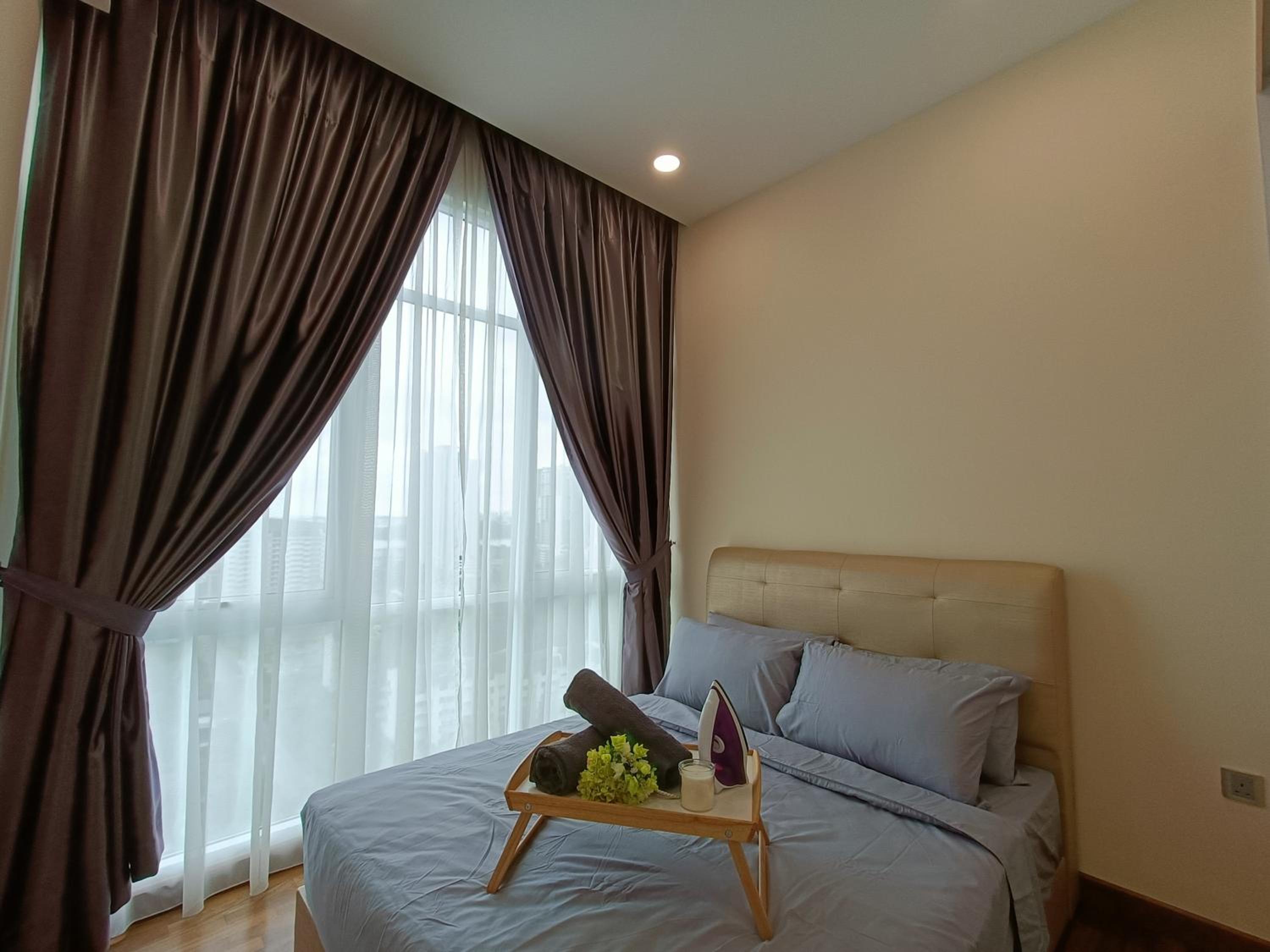 Paragon Suite Homestay by Antlerzone