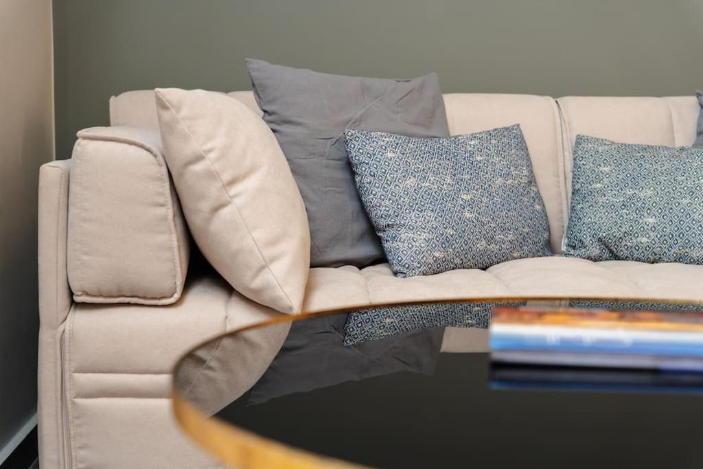 Stylish 1BD Apt in Elliniko