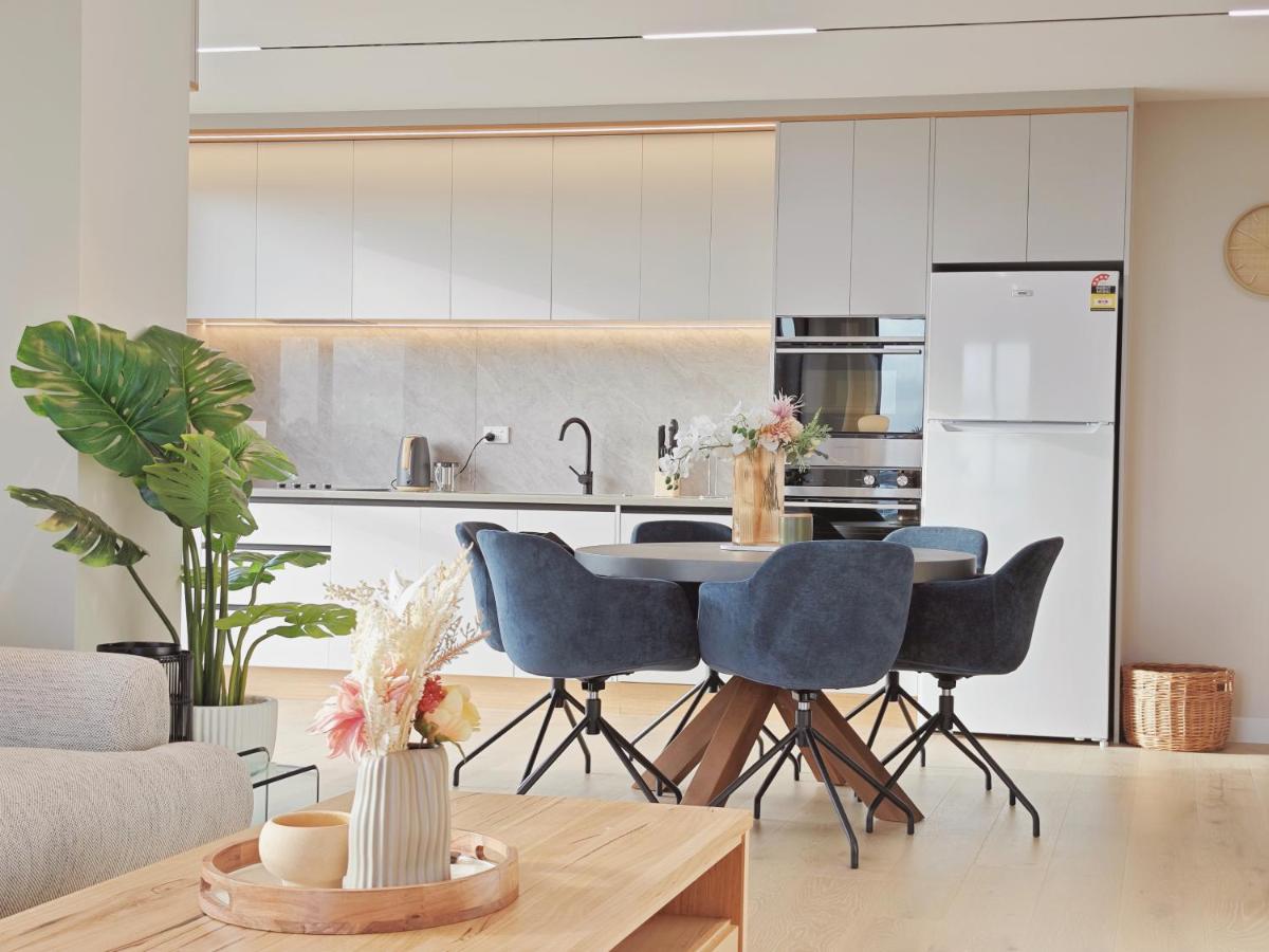 Takapuna Brand new 3 Bedrooms view 2