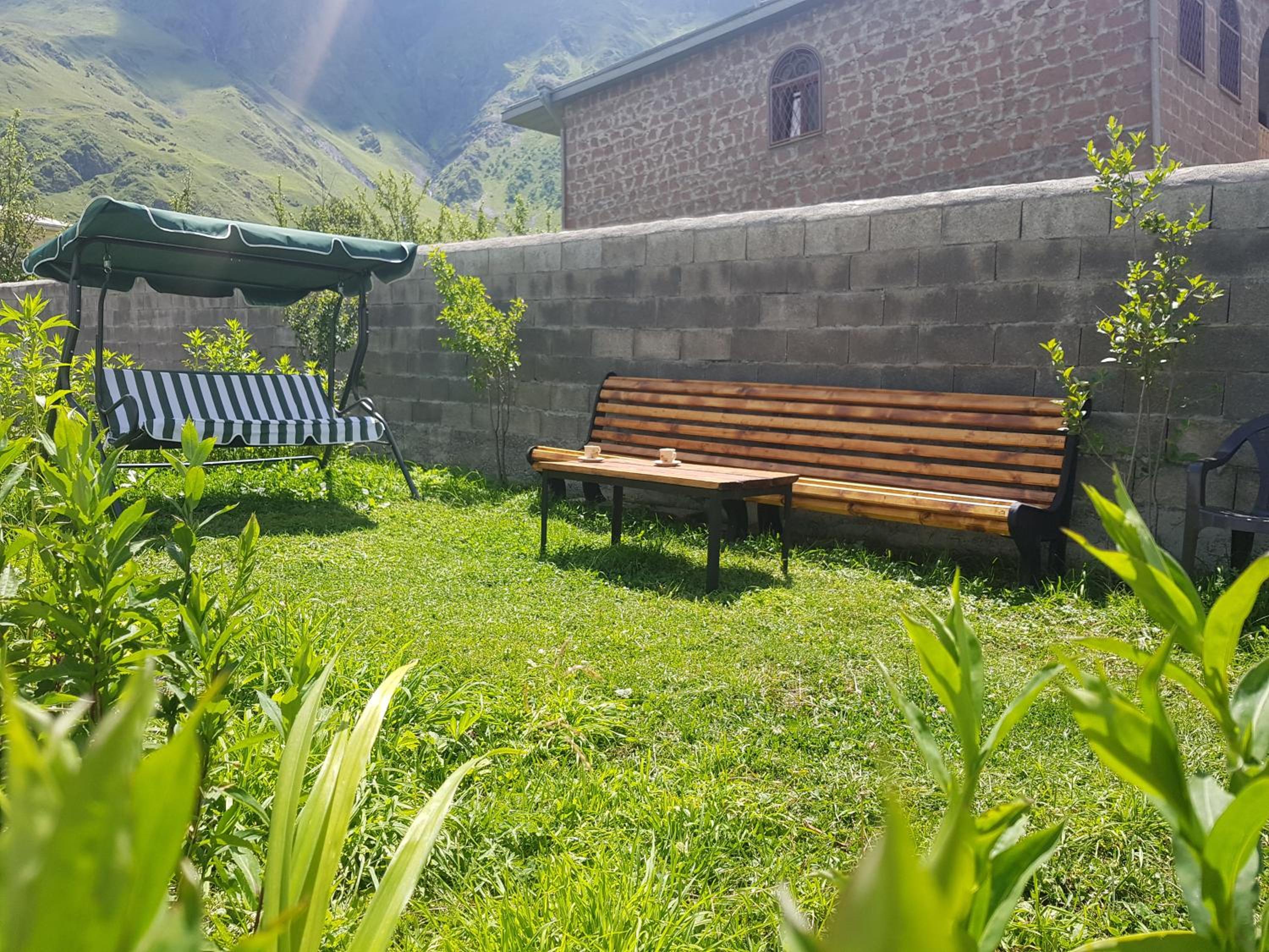 Cozy House Kazbegi view 4