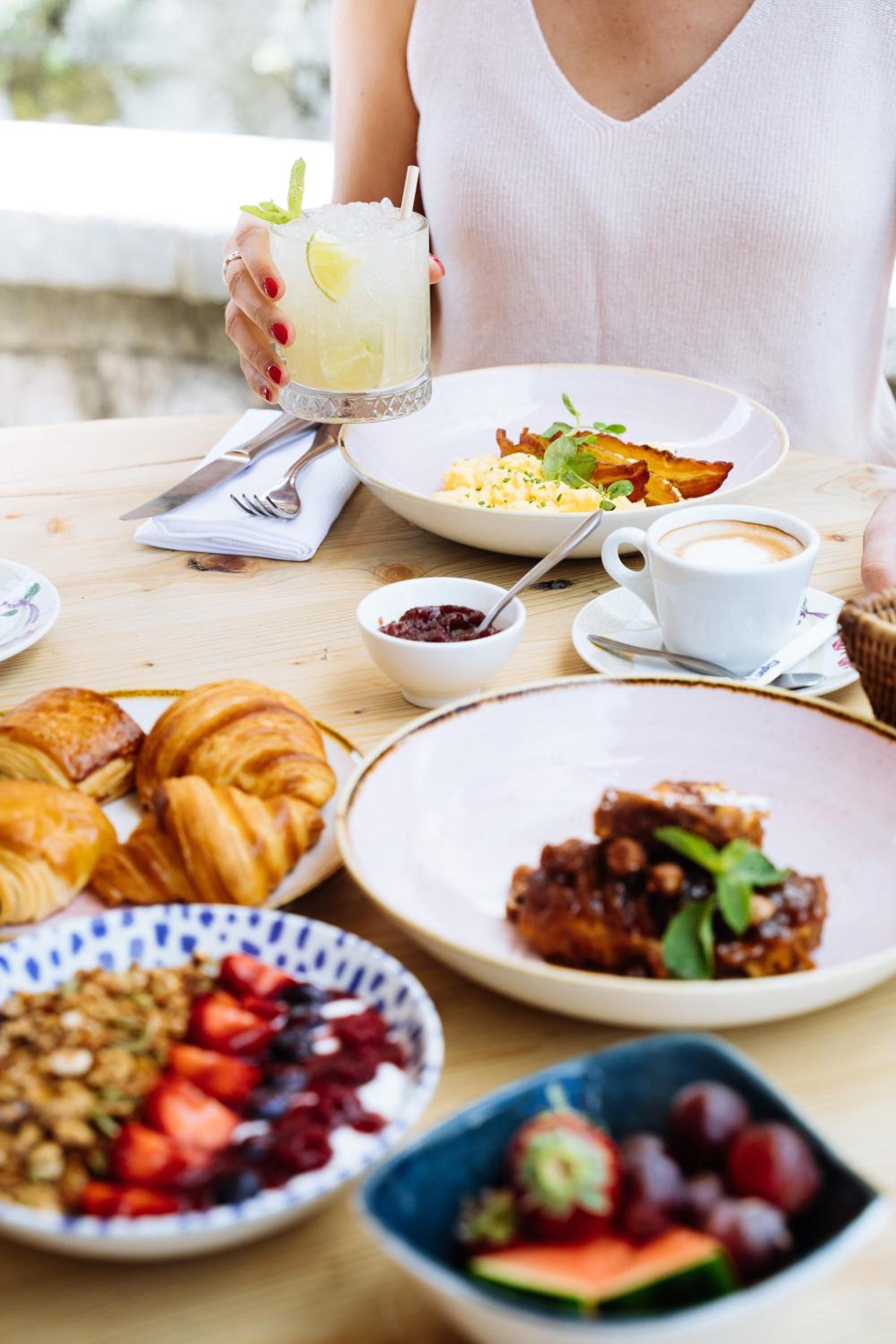 breakfast buffet