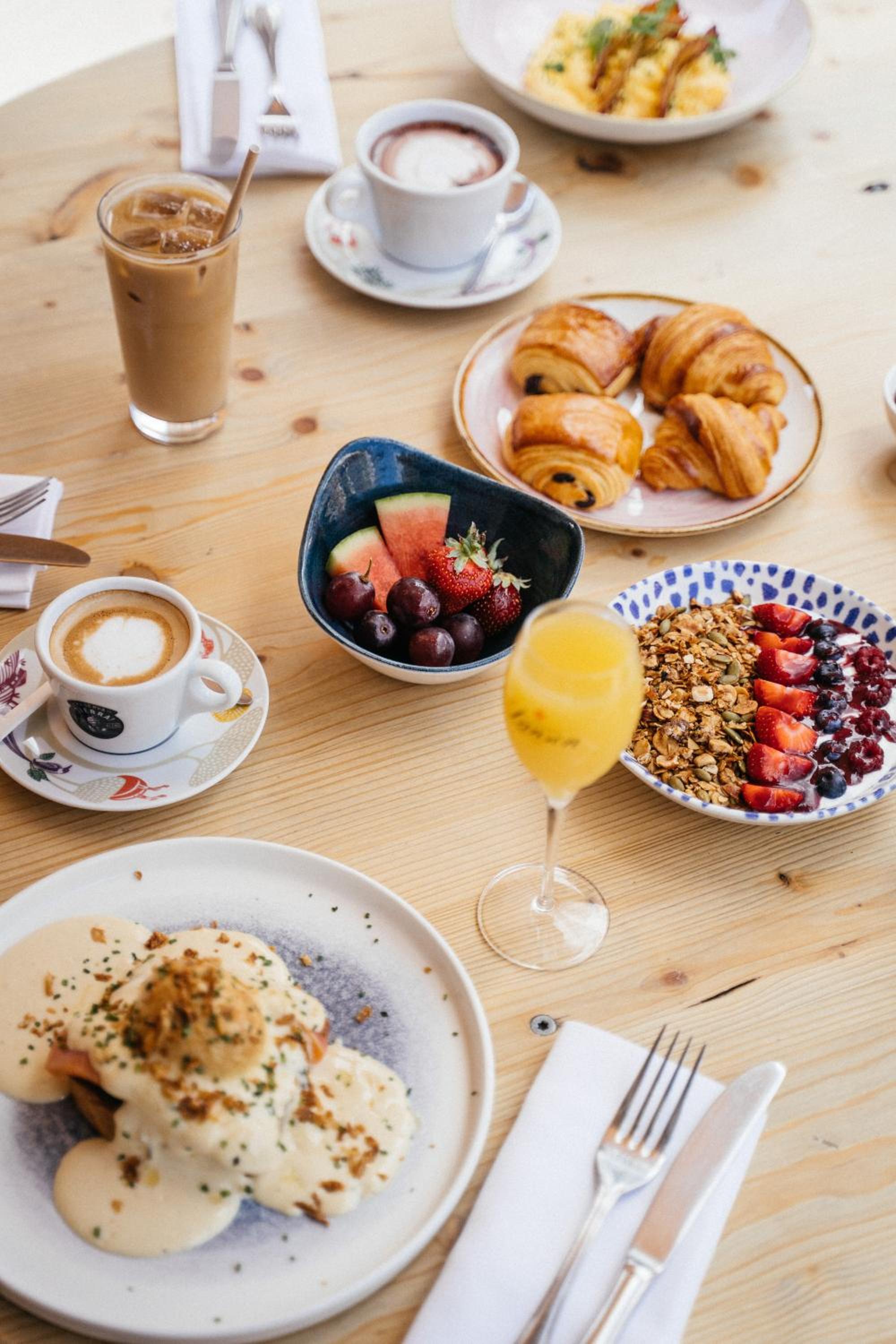 breakfast buffet