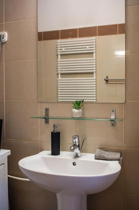 Venus Apartments - Gozsdu court III