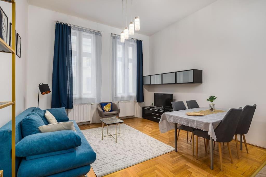 Venus Apartments - Gozsdu court III