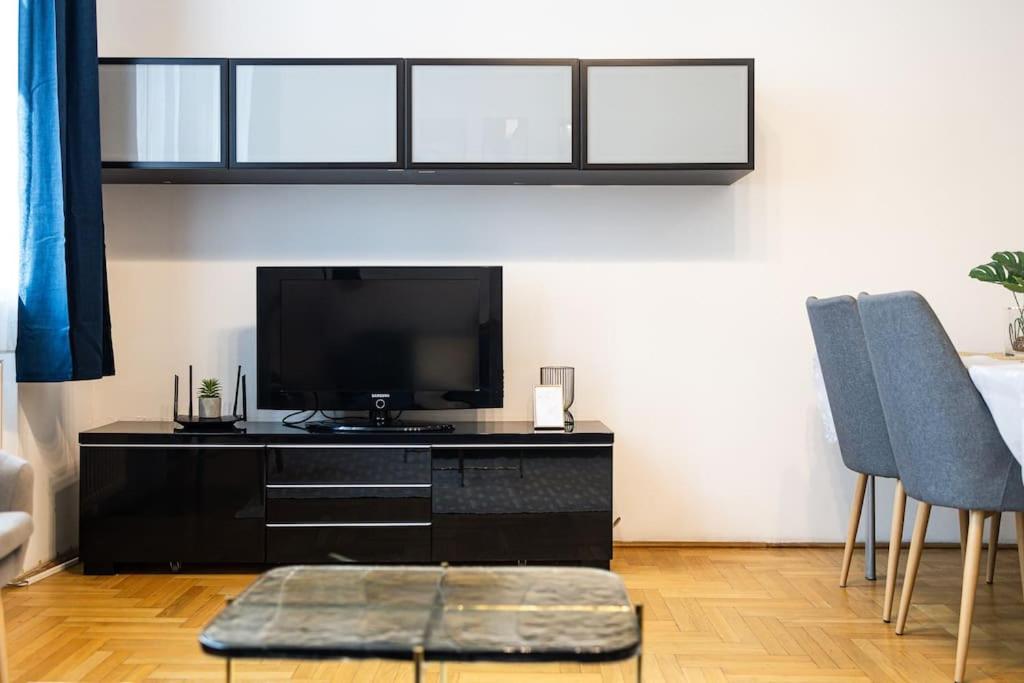 Venus Apartments - Gozsdu court III
