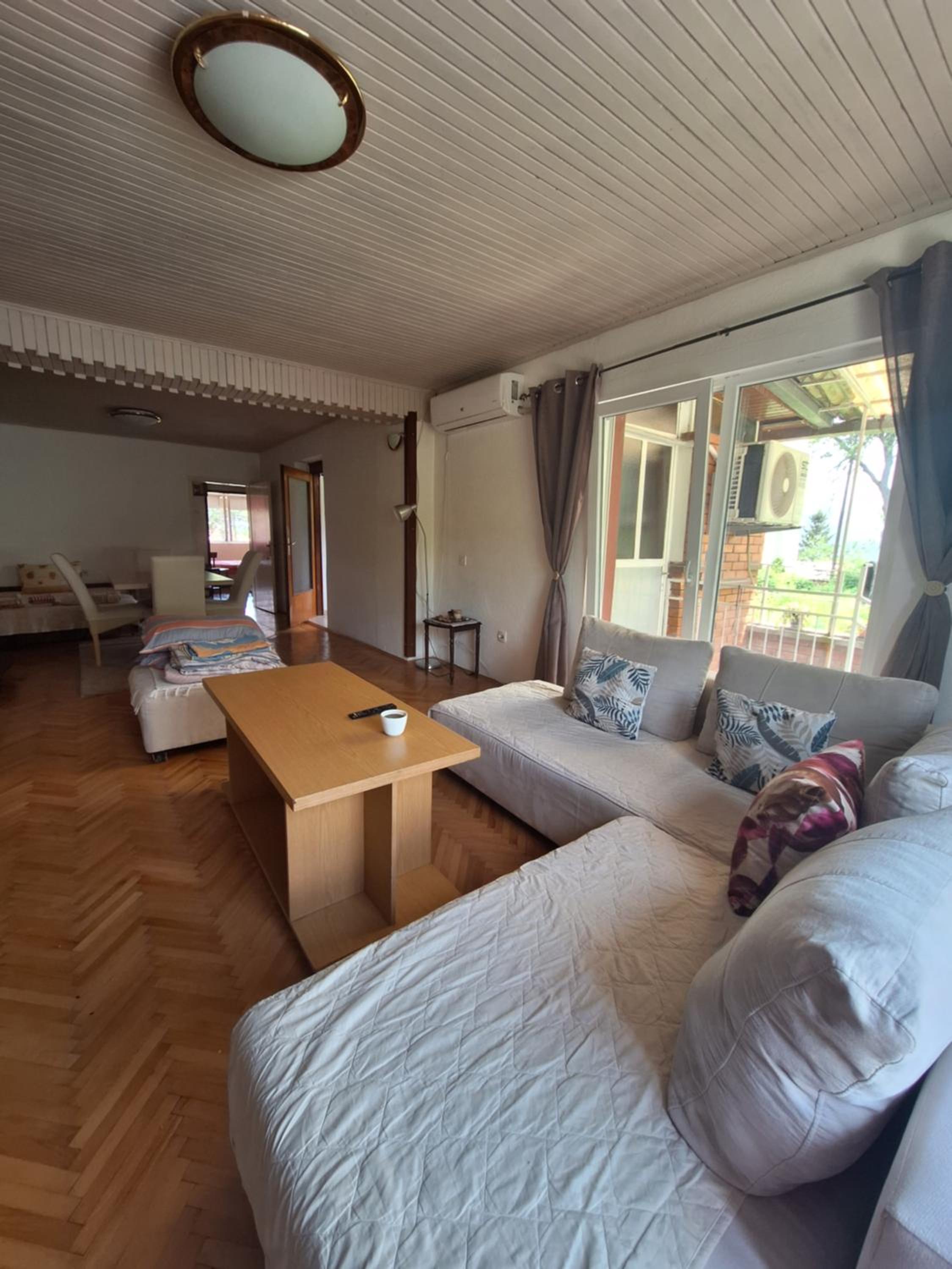 Villa Ella apartments