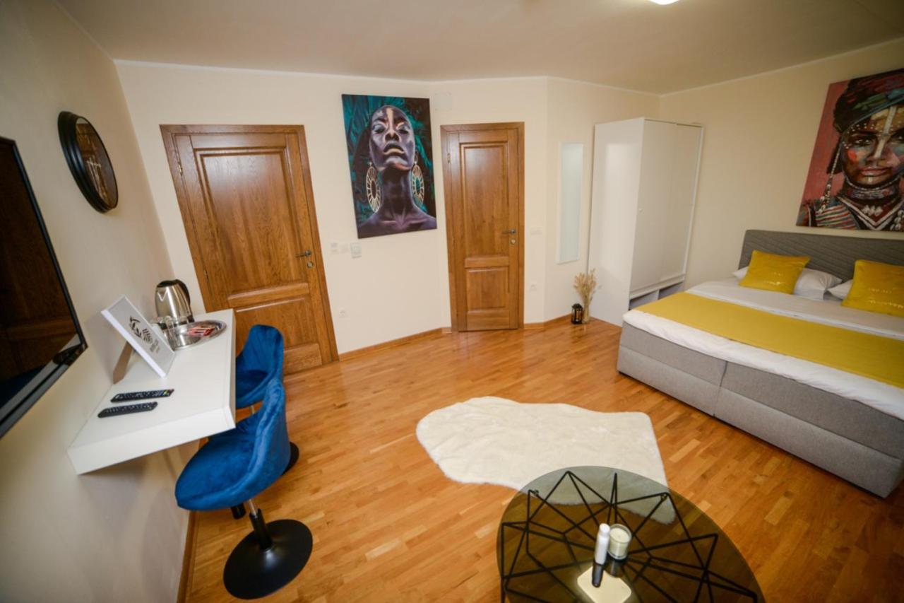 Mini Hotel RiverLux Apartments