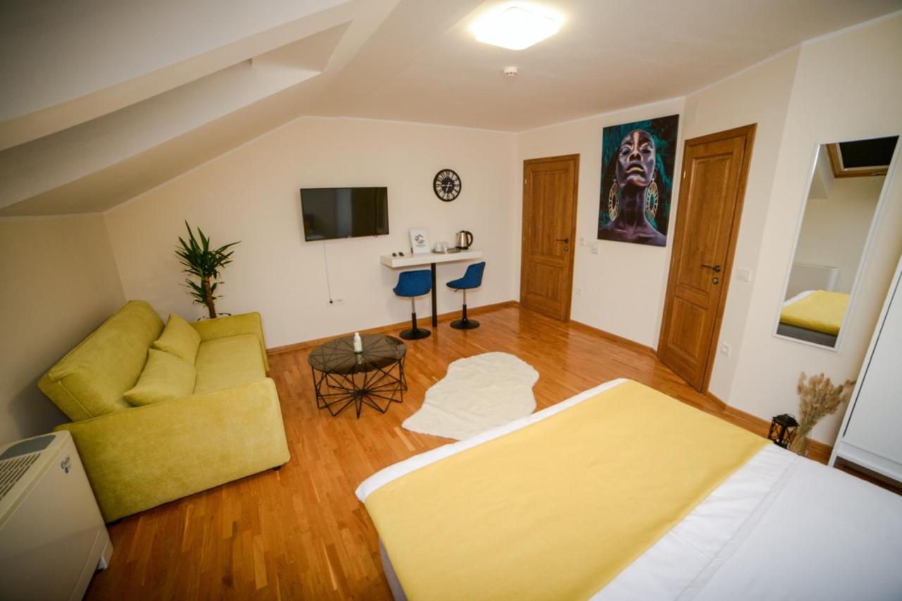 Mini Hotel RiverLux Apartments