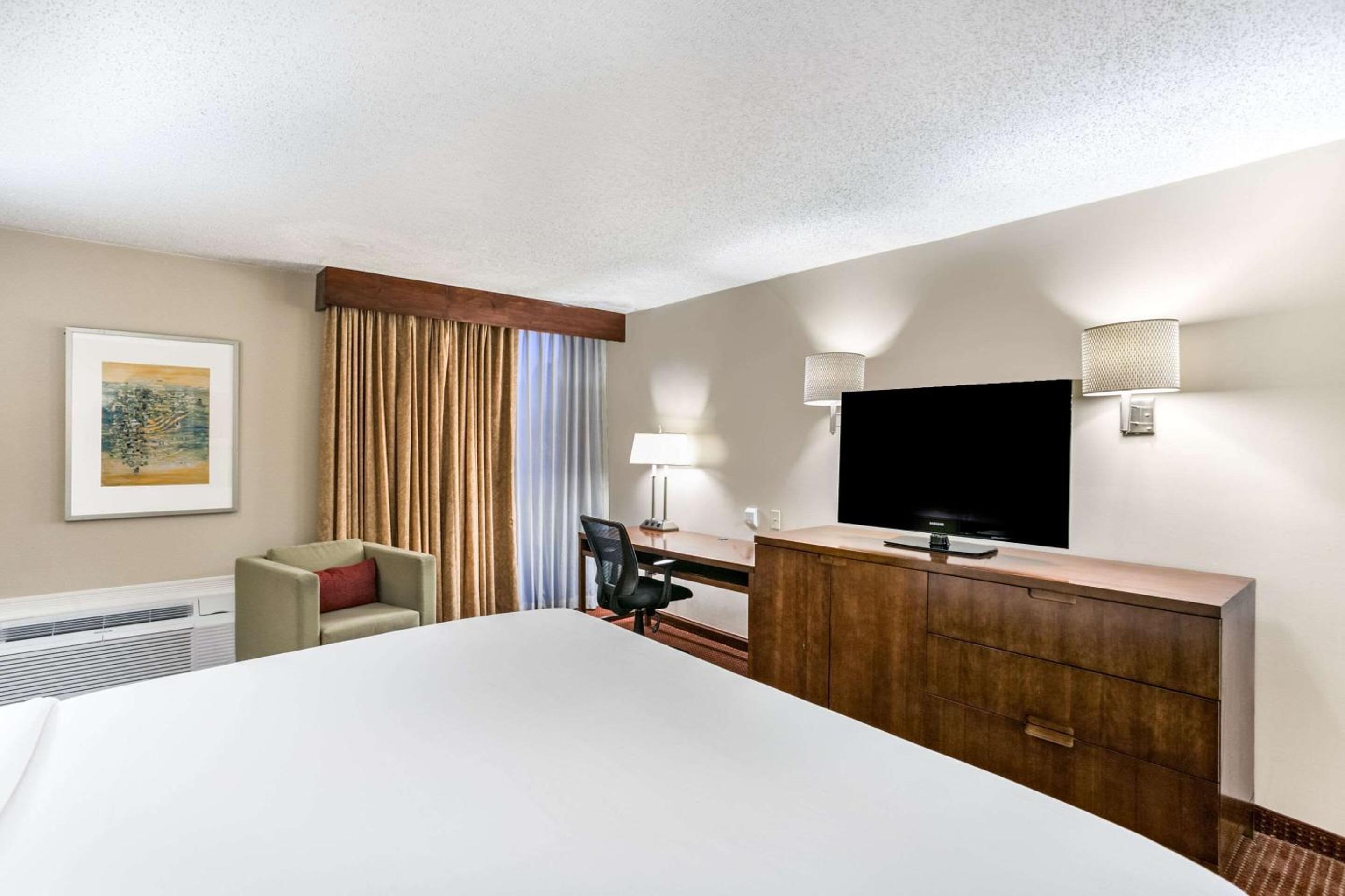 Hanover Vacations - Clarion Hotel BWI Airport Arundel Mills - Property Image 7