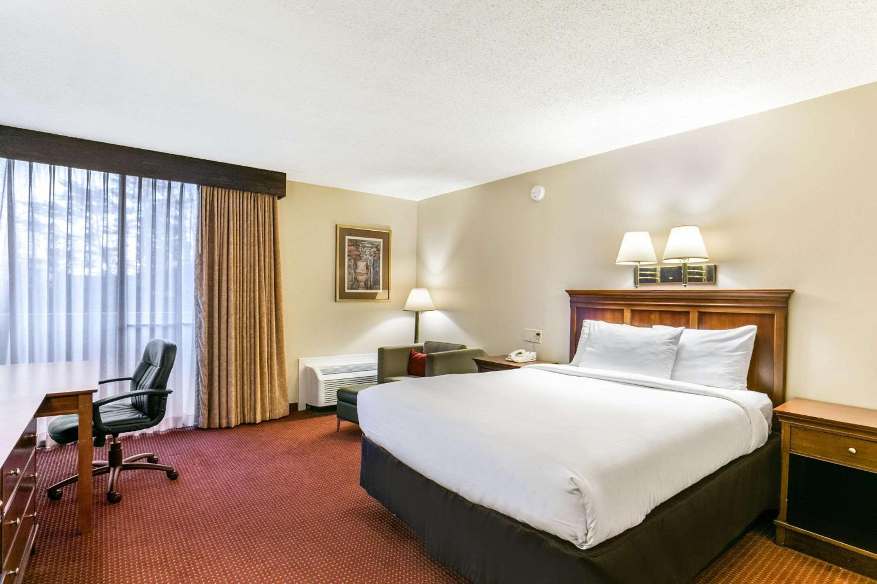 Hanover Vacations - Clarion Hotel BWI Airport Arundel Mills - Property Image 6