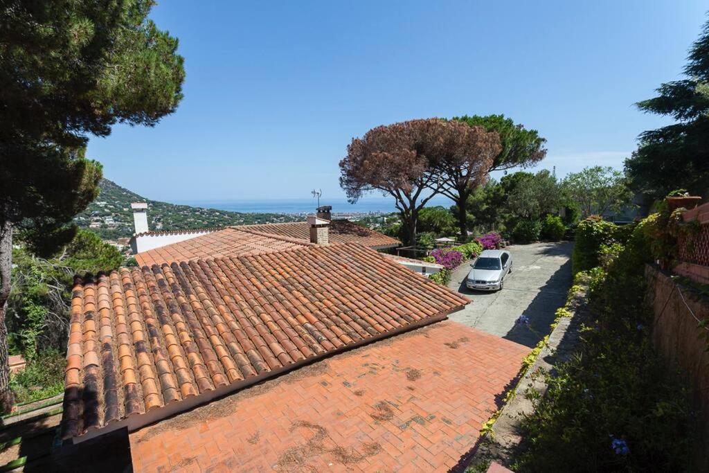 Wonderful house in the mountains with sea views