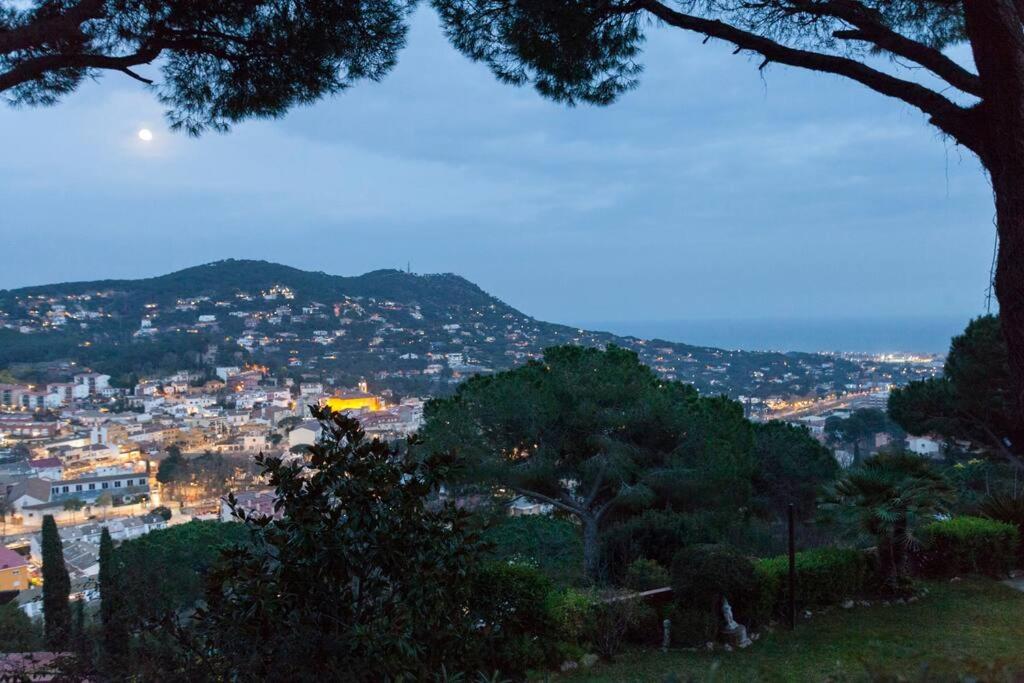 Wonderful house in the mountains with sea views