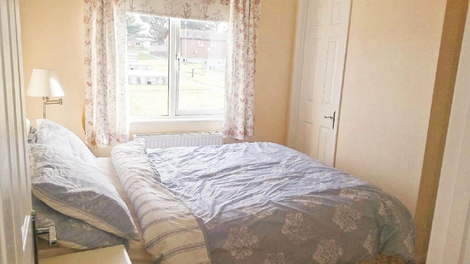 Wendy Lodge- Chalet Cottage, Sleeps 6 Adults view 2