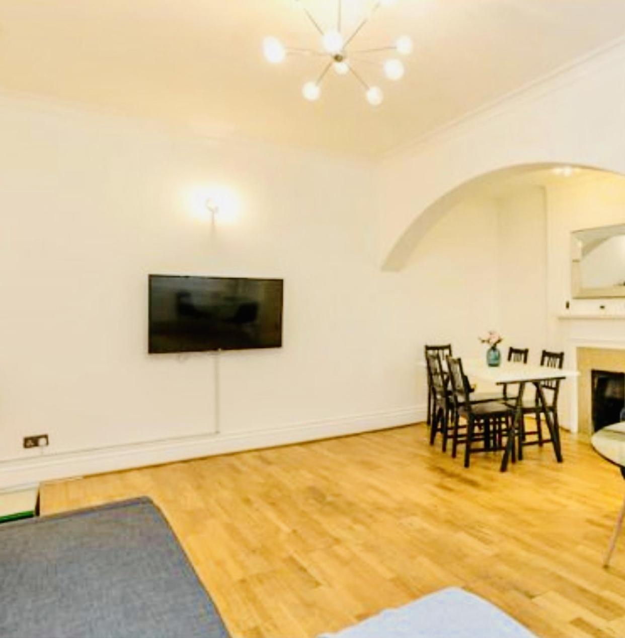 2 Bedroom flat in diplomatic enclave in Kensington