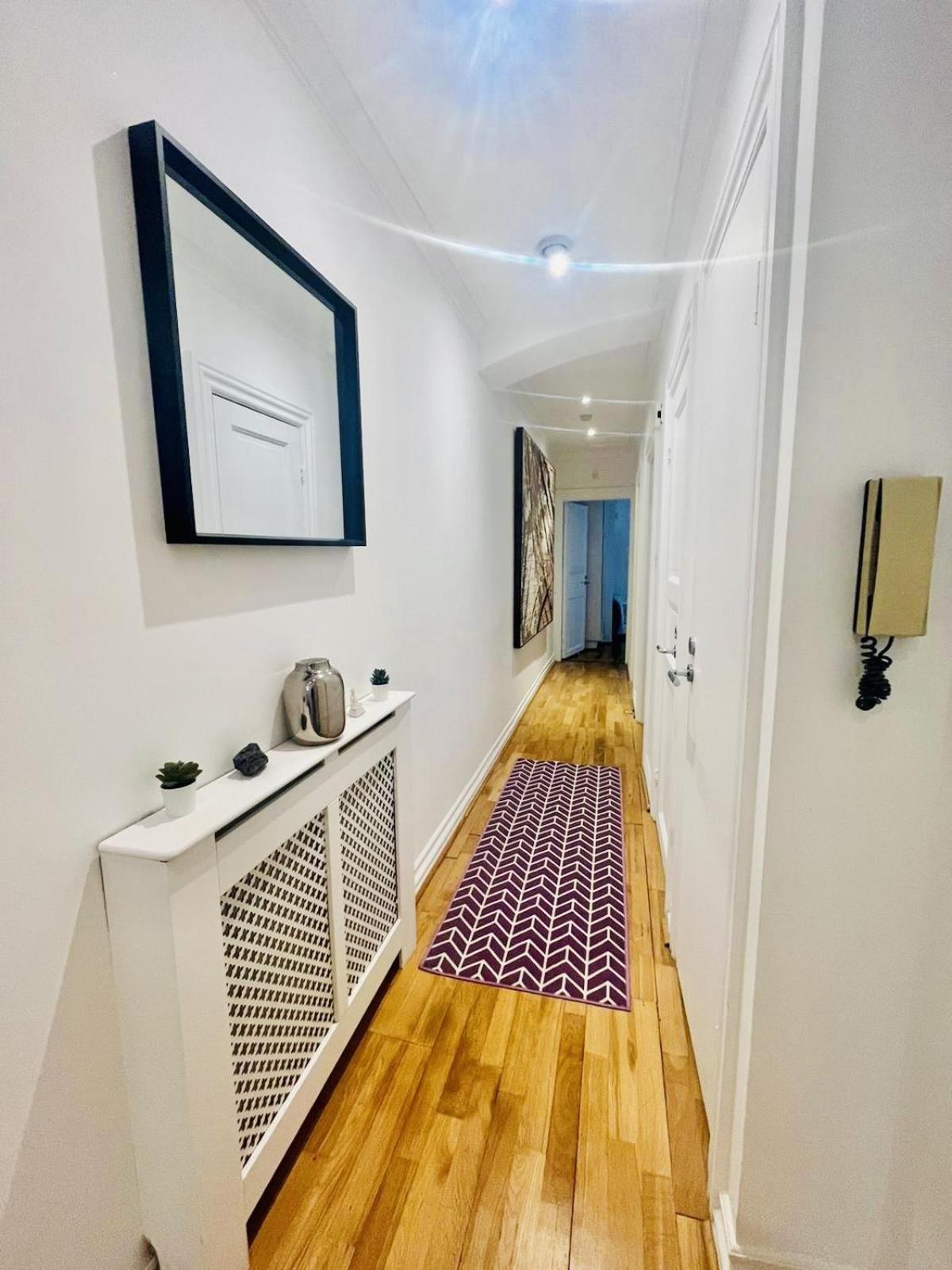 2 Bedroom flat in diplomatic enclave in Kensington