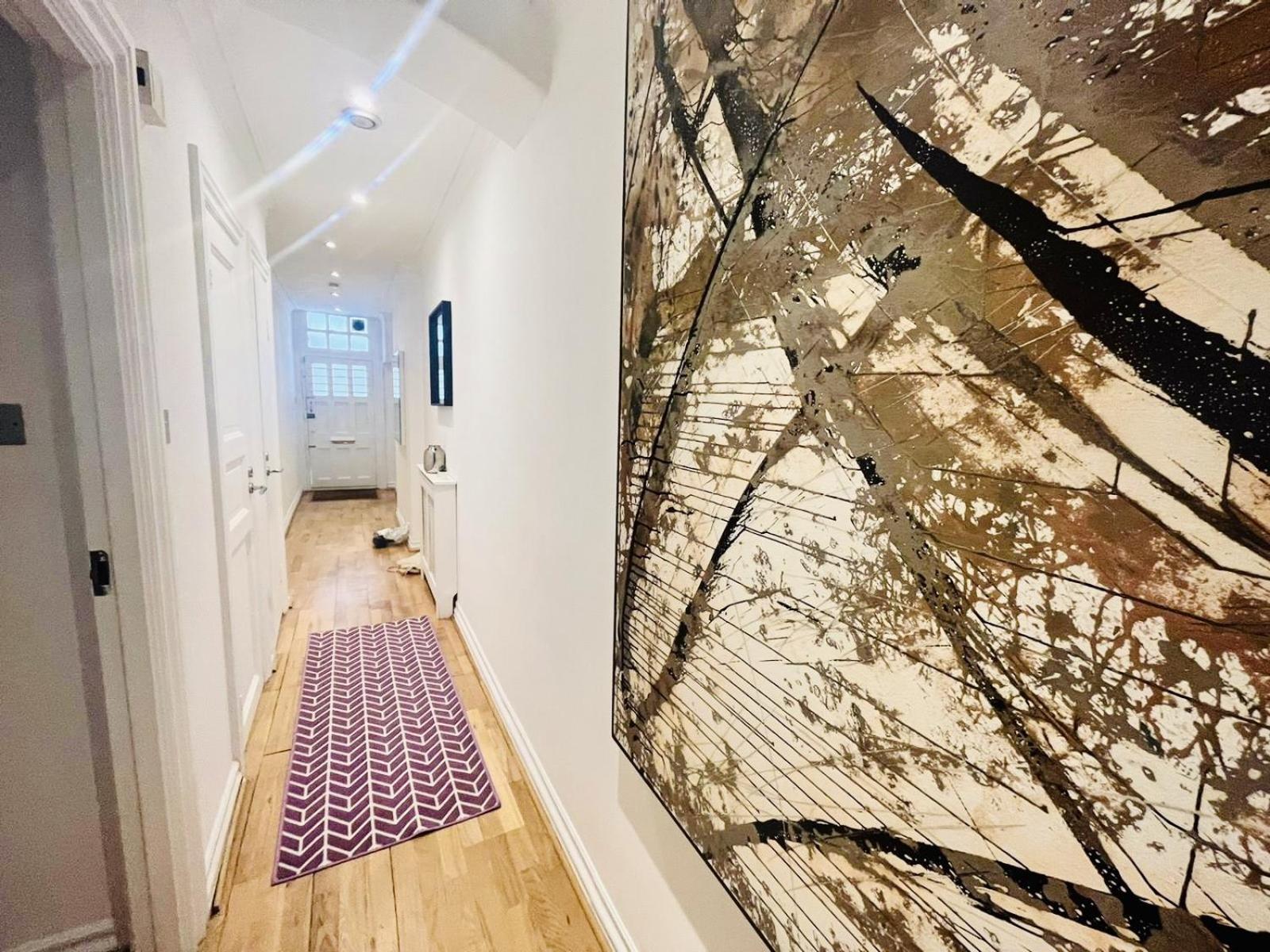 2 Bedroom flat in diplomatic enclave in Kensington
