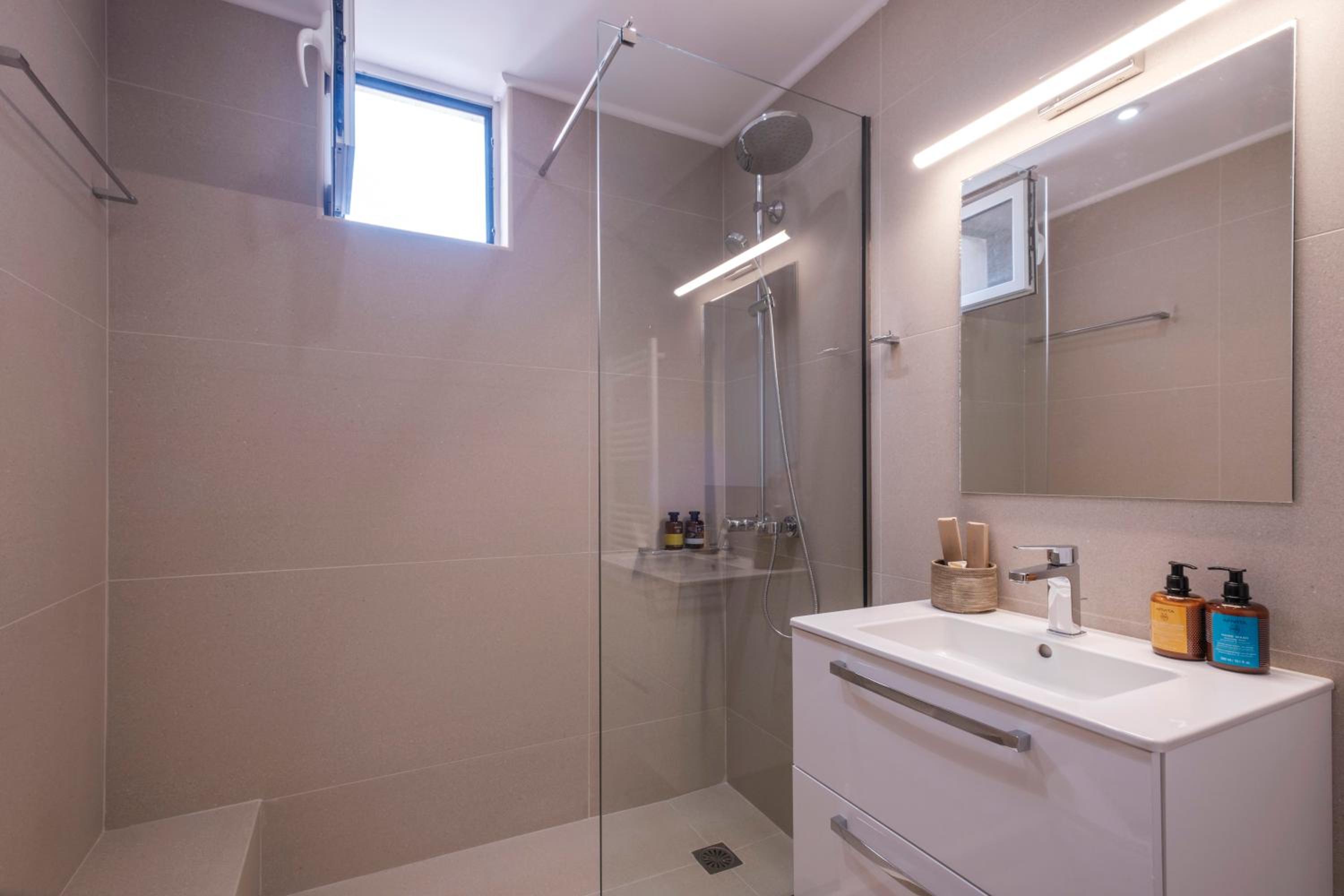 Shemesh Residence