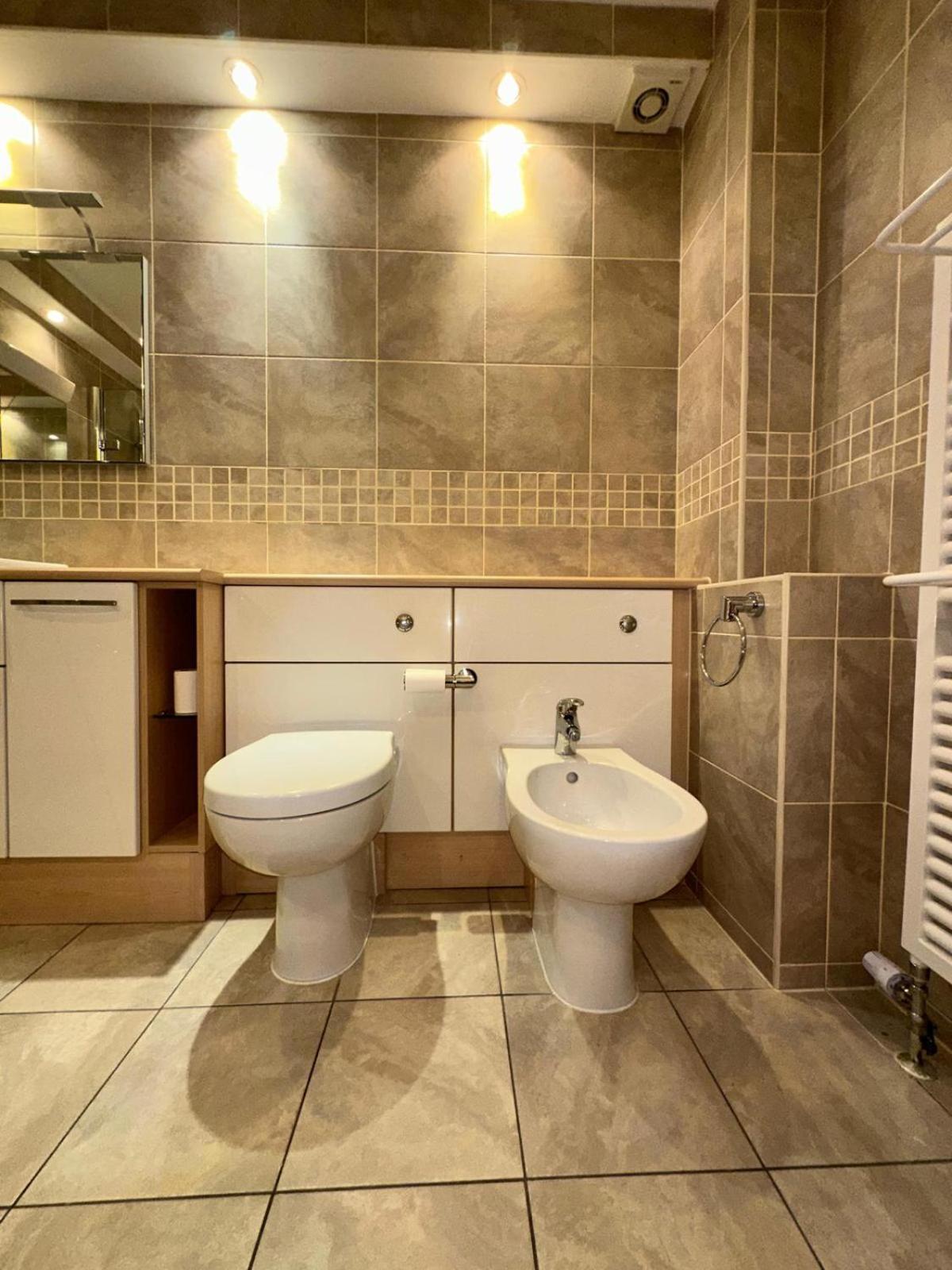Luxury 3 Bed with Pool Deacons Heights view 4