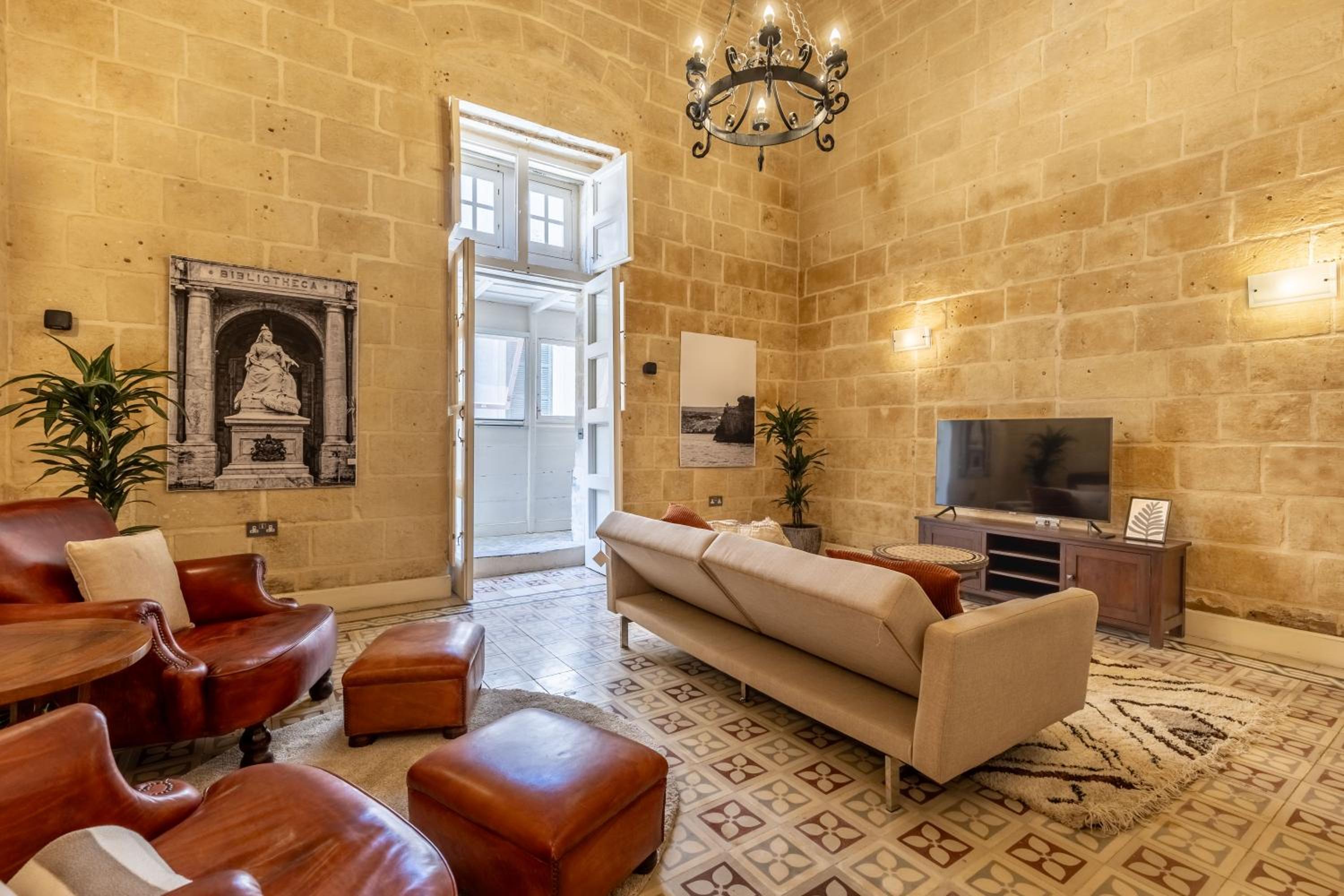 Stunning Valletta Palazzino view 4