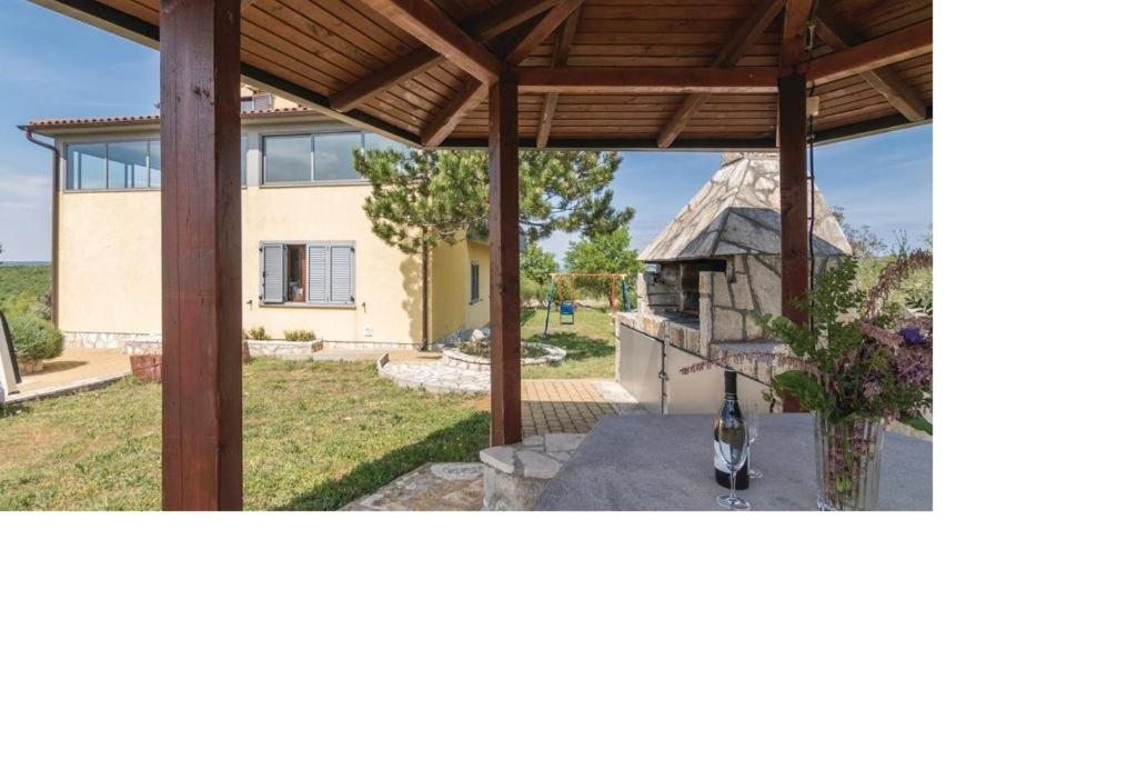 Villa Una Apartments