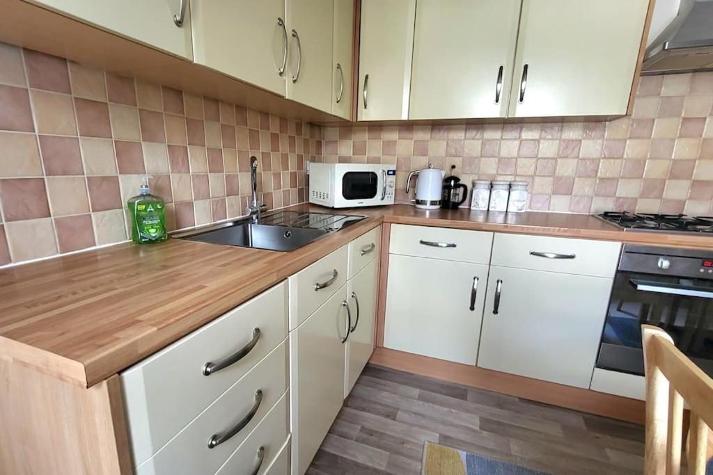 Plymouth Hoe Central * Free Parking * Ocean Reach view 5