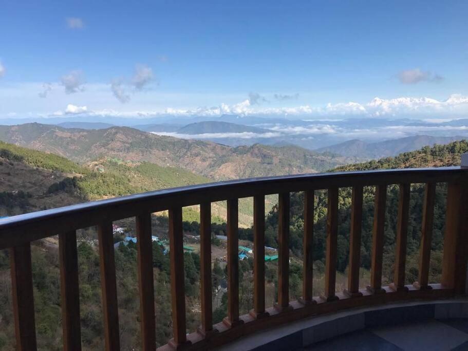 BRIKitt Mountain Majesty Retreat 2BHK Getaway view 3