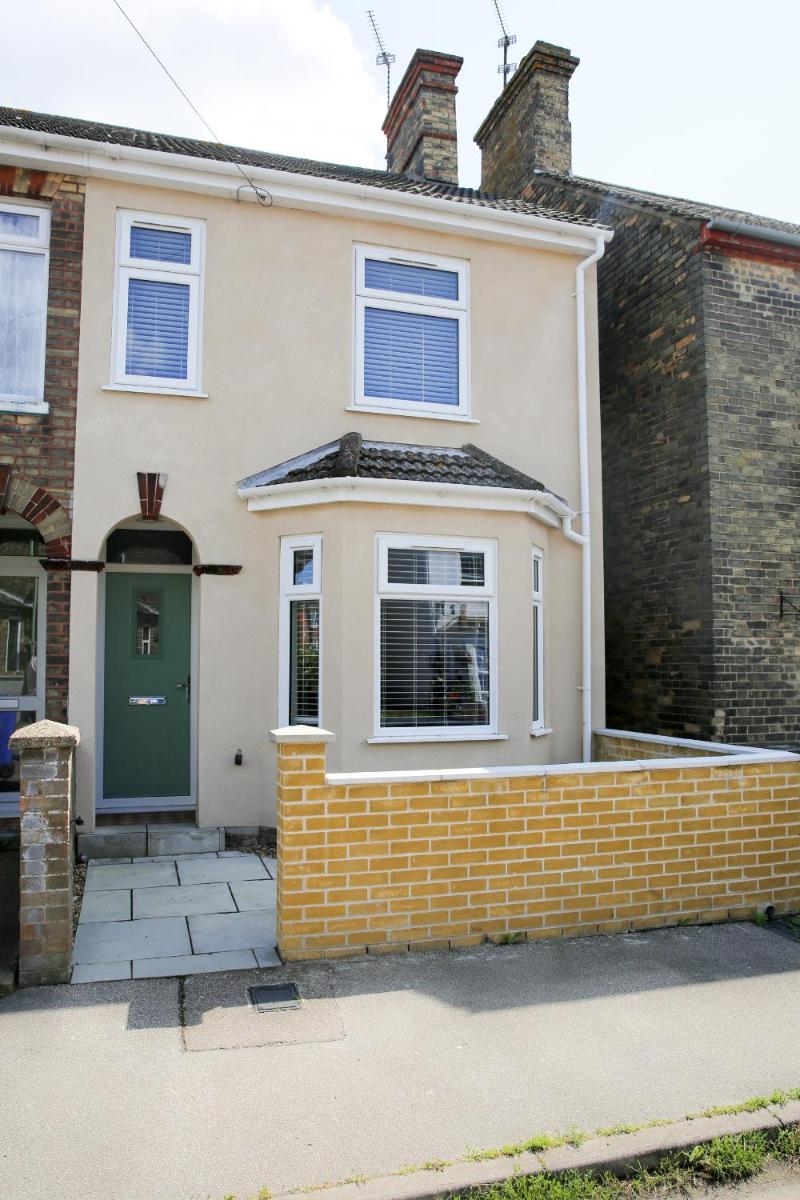 Fully Refurbished Property-March 22-Next to Beach view 5