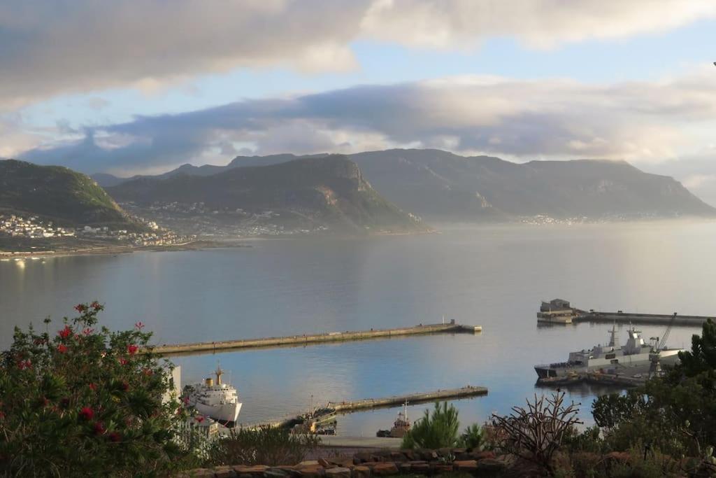 Spectacular Sea Views-Sunny Escape in Simonstown view 3