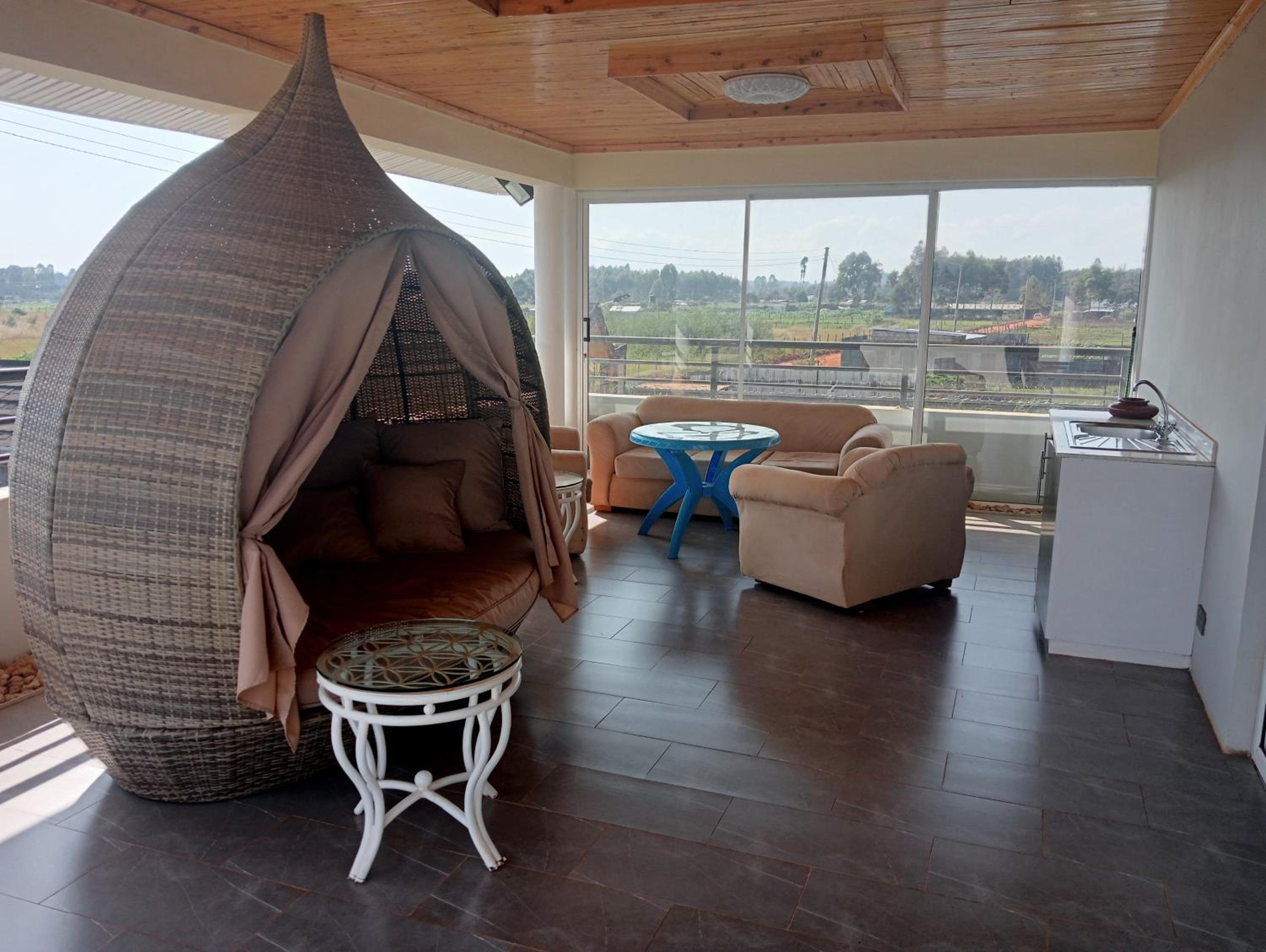 Cozy and Comfi Family Stay with Unique Private Room