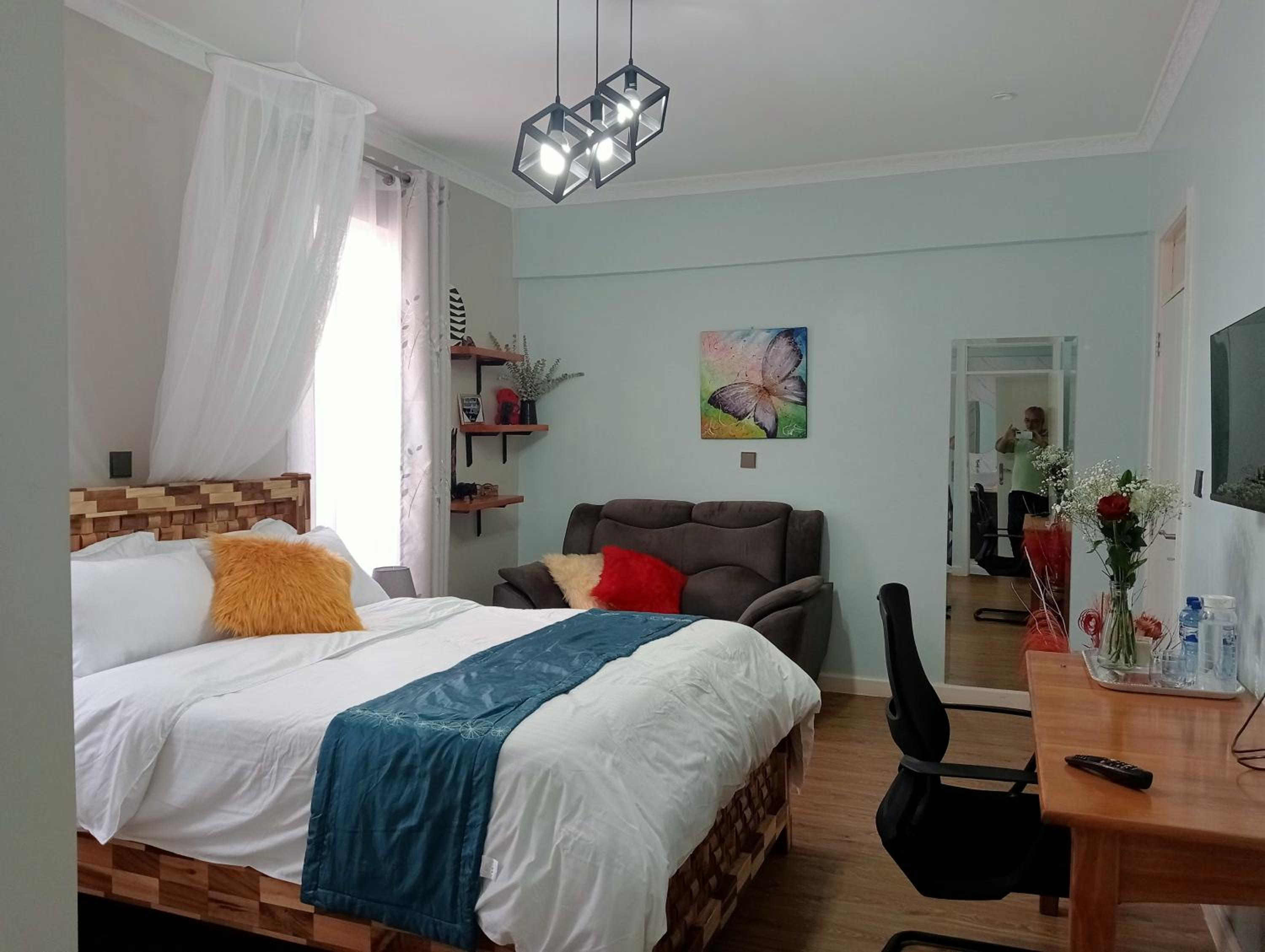 Cozy and Comfi Family Stay with Unique Private Room