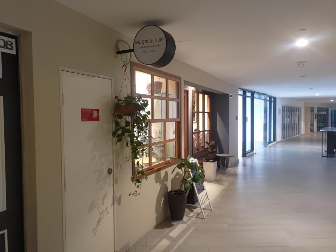 TheOoak suite 4pax cozy home stay @mont kiara