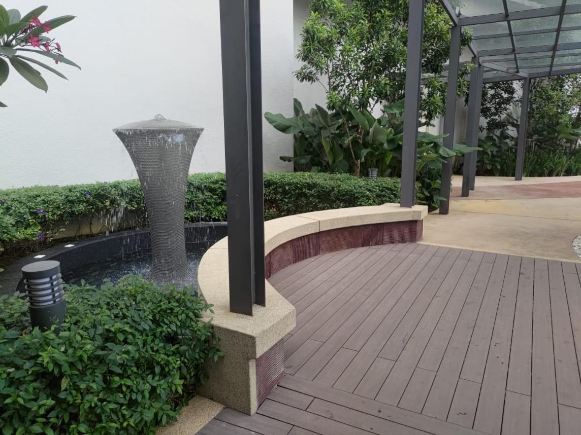 TheOoak suite 4pax cozy home stay @mont kiara