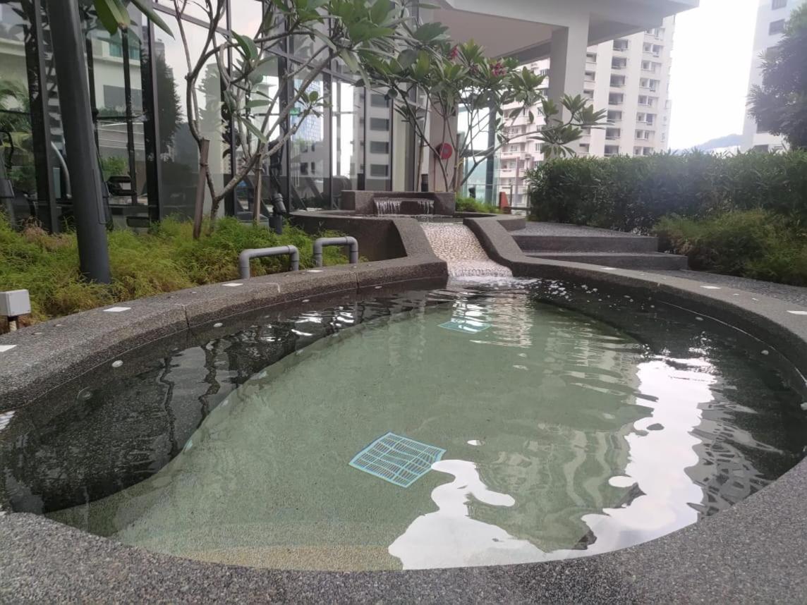 TheOoak suite 4pax cozy home stay @mont kiara