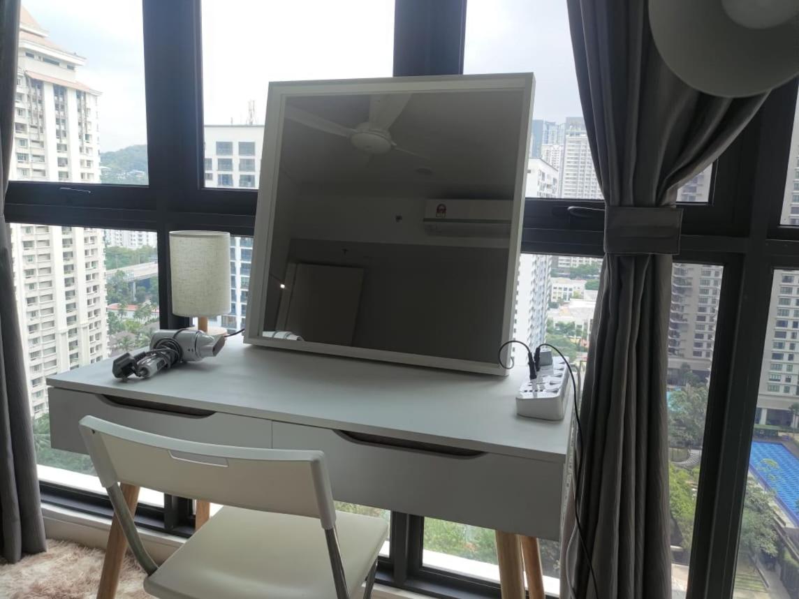 TheOoak suite 4pax cozy home stay @mont kiara