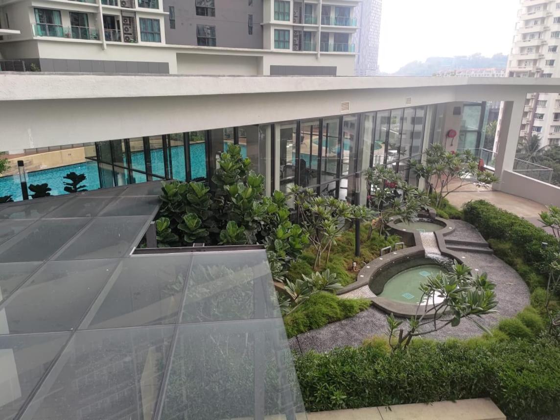 TheOoak suite 4pax cozy home stay @mont kiara