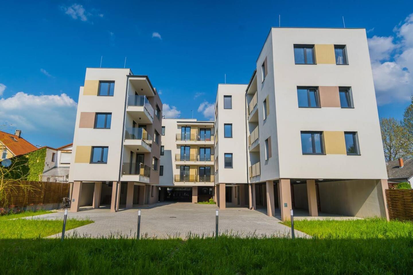 TomJohn Apartman Siófok view 2