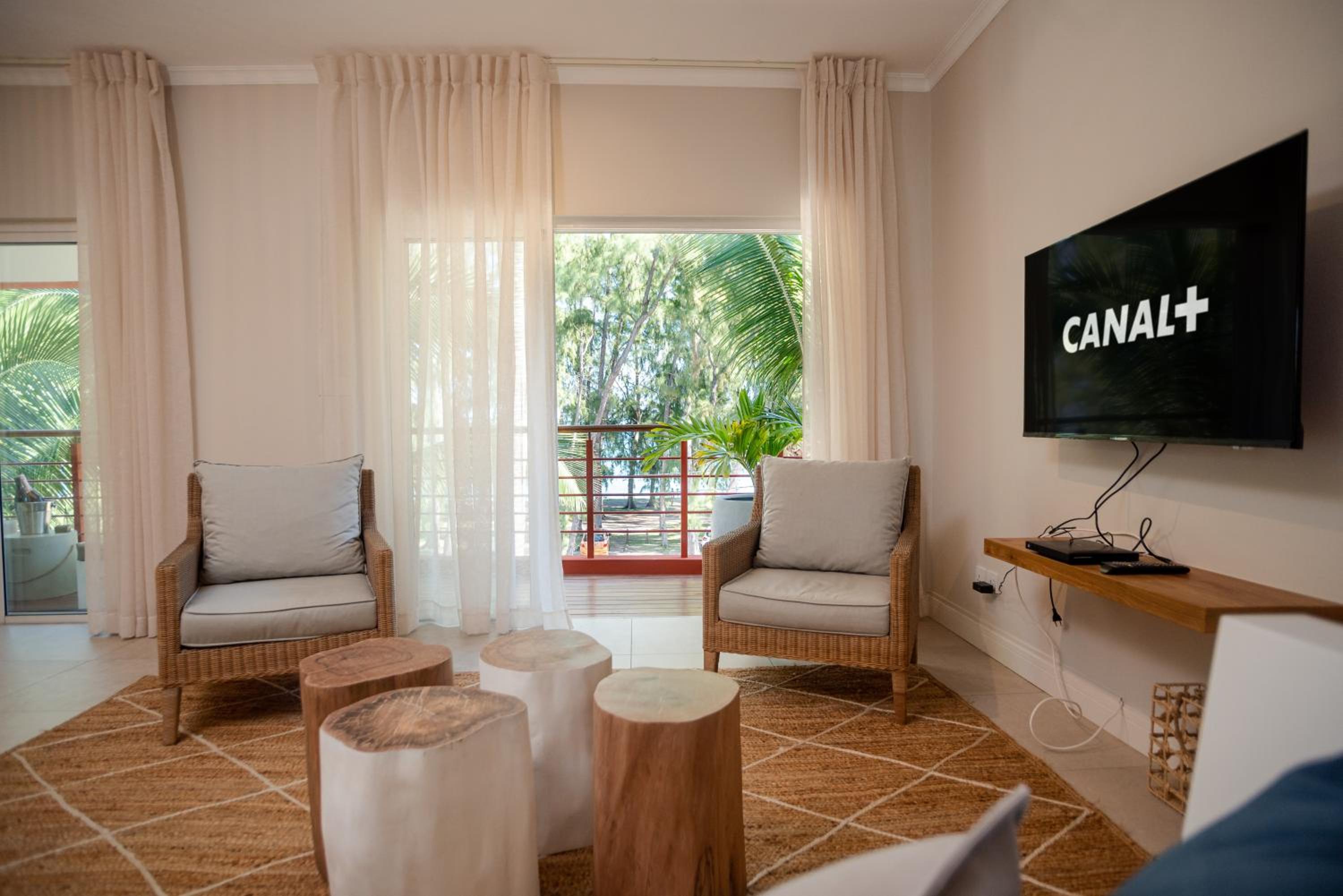Blue Coral Beachfront Penthouse