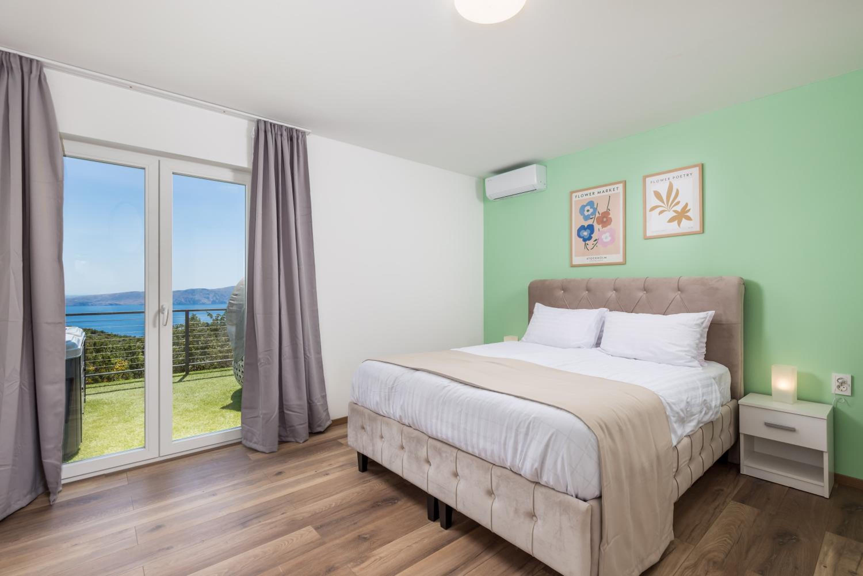 Villa Mirjam with swimming pool, jacuzzi and sea view view 3