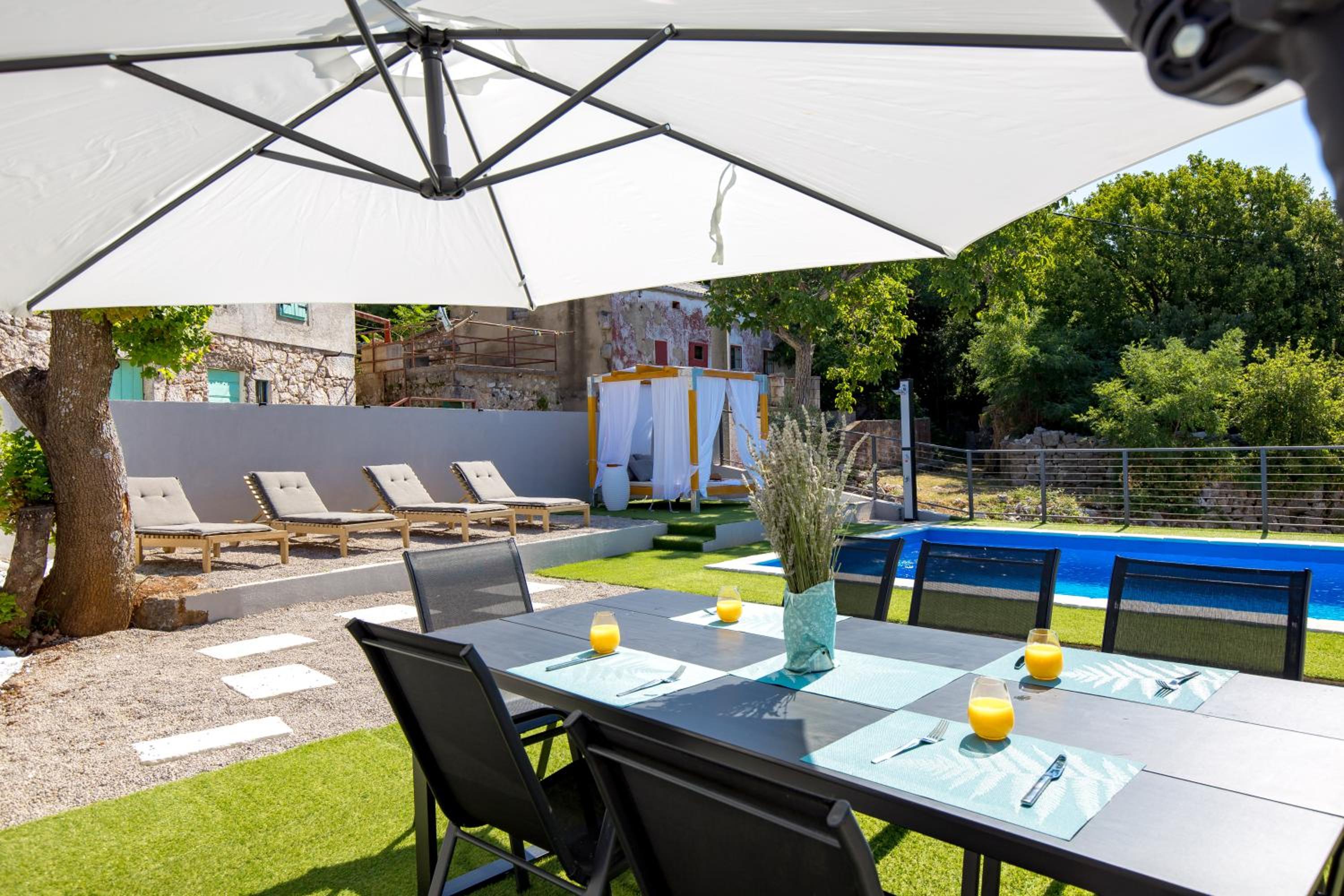 Villa Mirjam with swimming pool, jacuzzi and sea view view 5